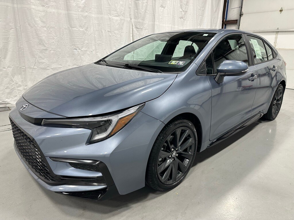 2025 Toyota Corolla XSE photo 3