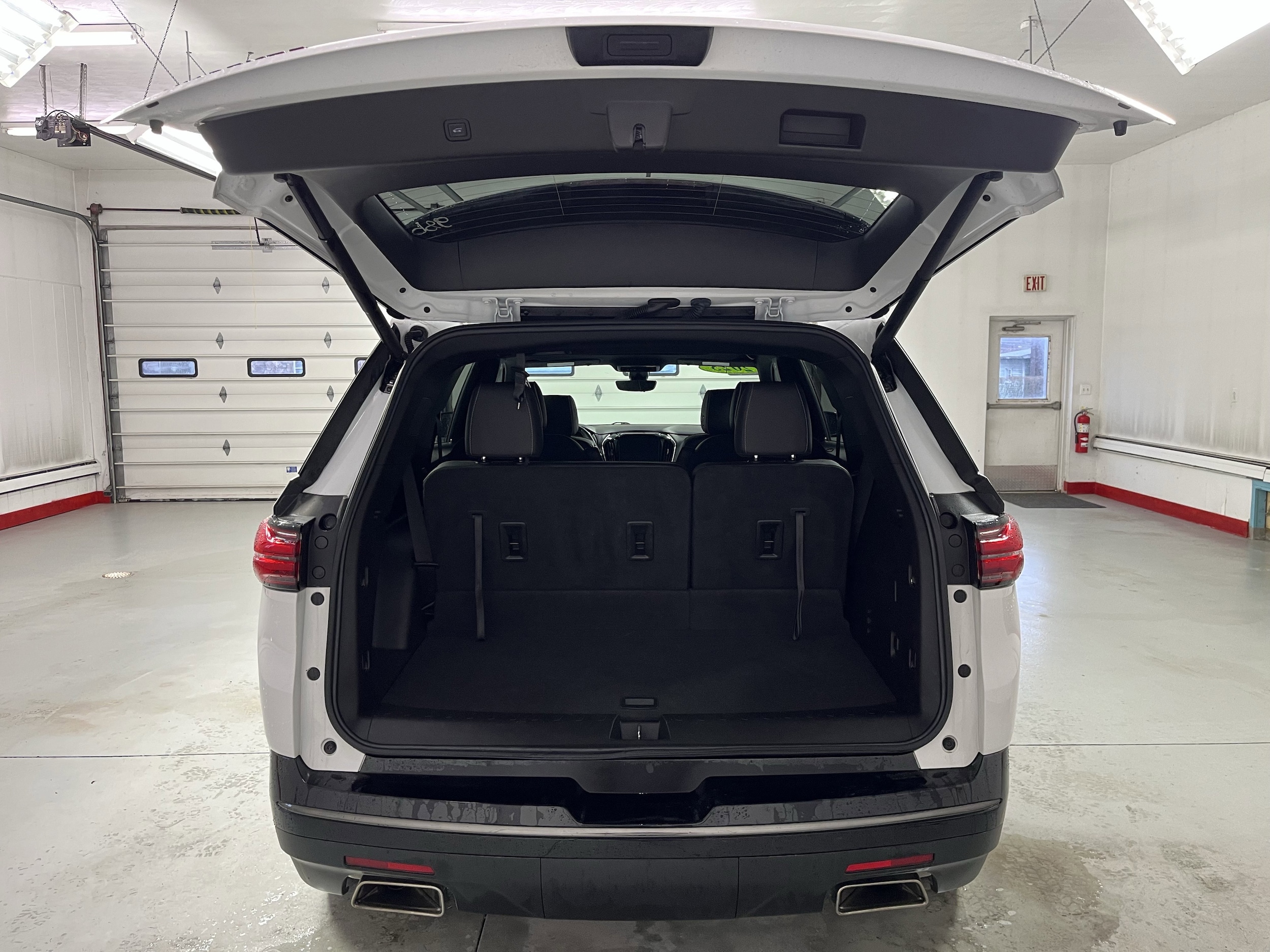 2023 Chevrolet Traverse Premier - Photo 28