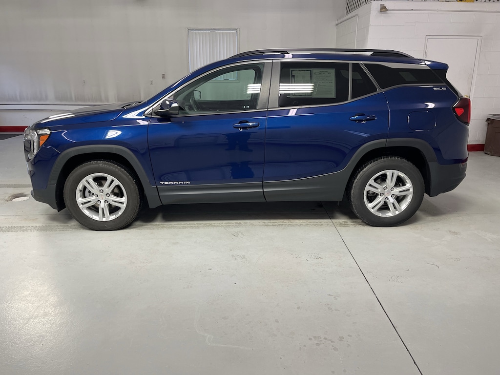 Used 2022 GMC Terrain SLE SUV