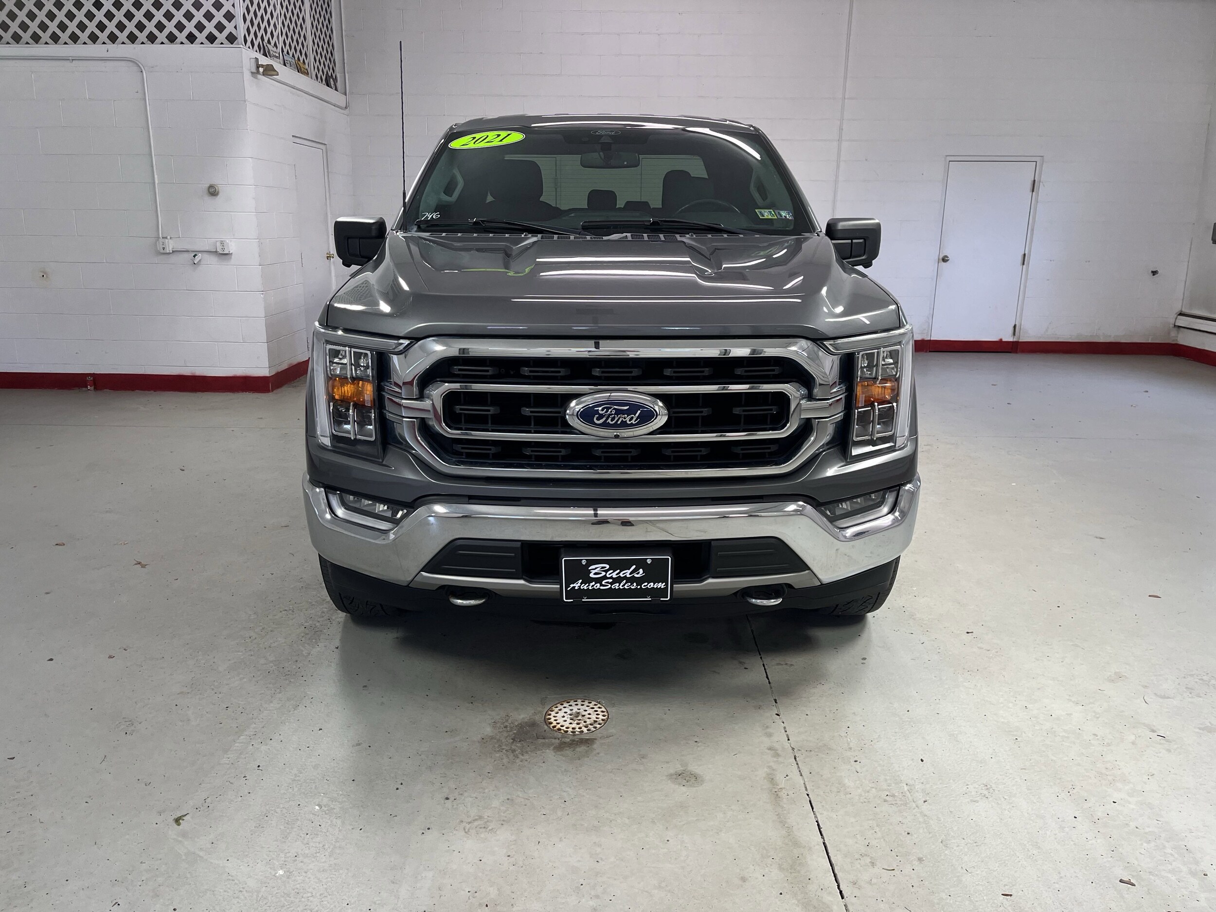 2021 Ford F-150 XLT photo 2