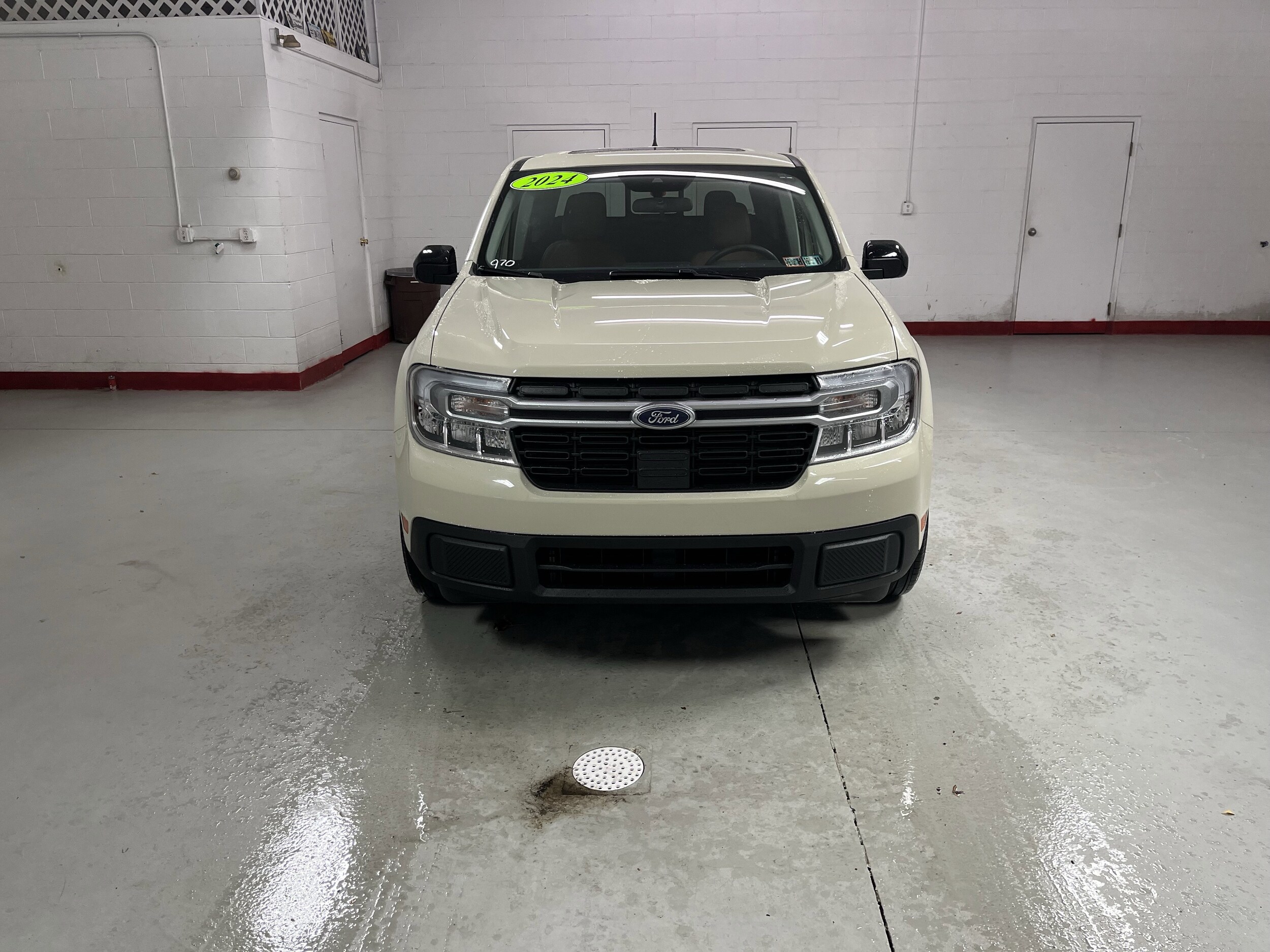 2024 Ford Maverick Lariat photo 2