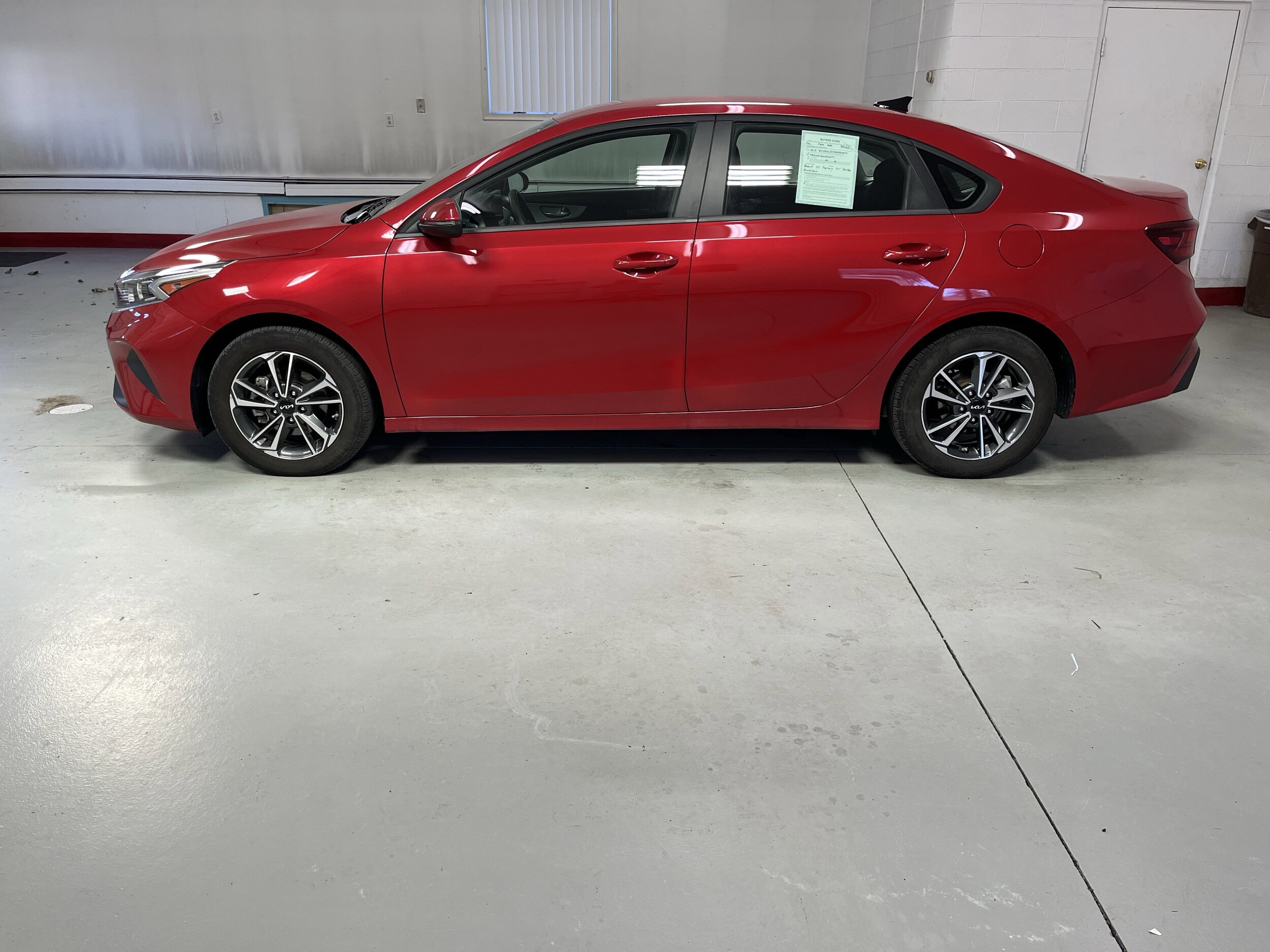 2024 Kia Forte LXS photo 4