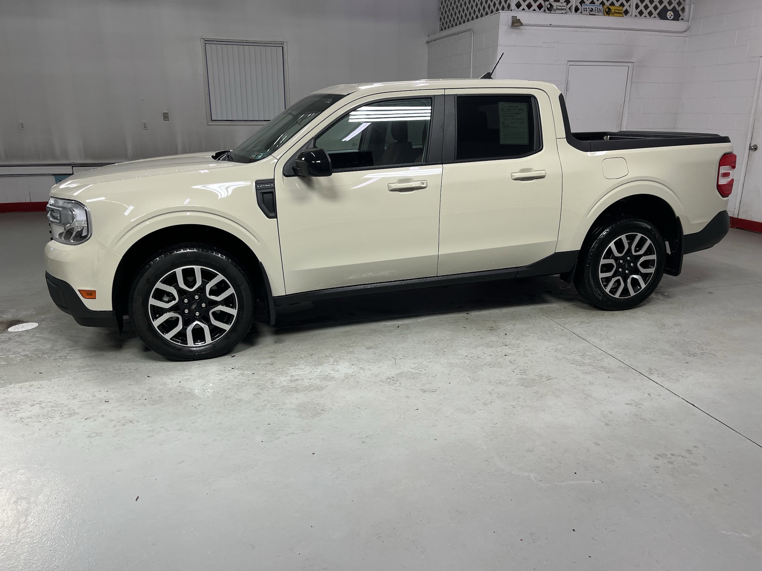 2024 Ford Maverick Lariat photo 3