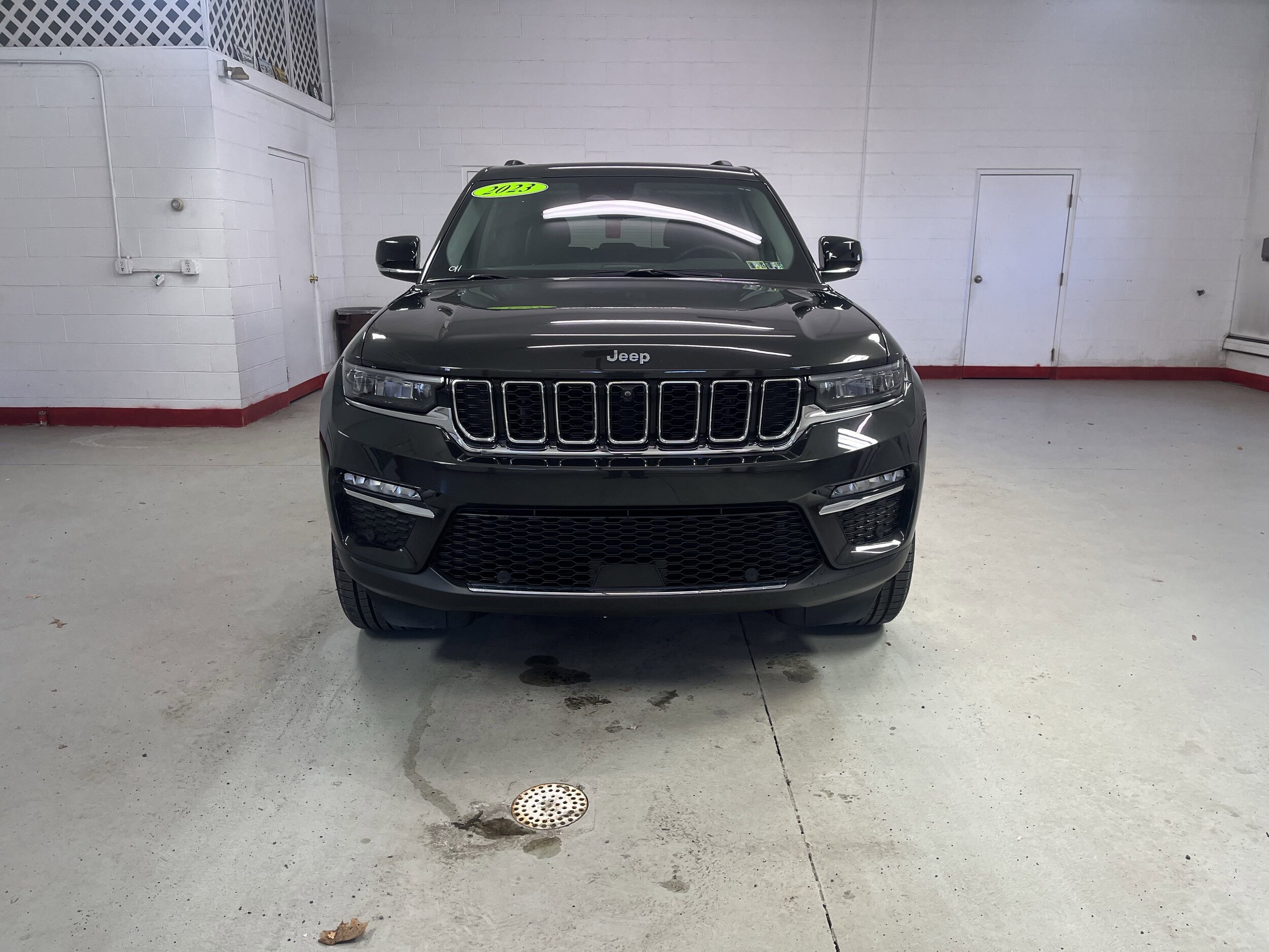 2023 Jeep Grand Cherokee 4xe photo 2