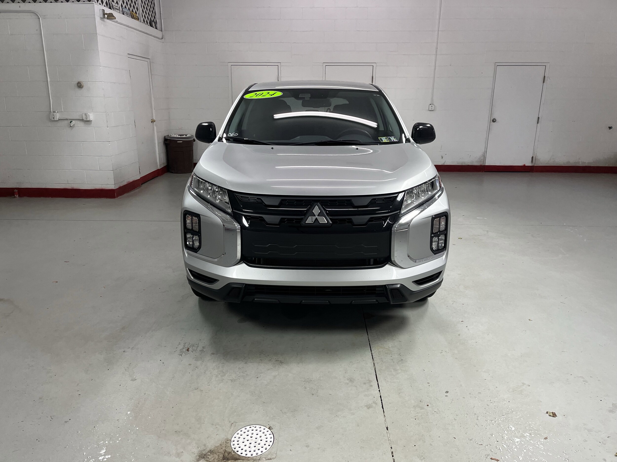 2024 Mitsubishi Outlander Sport ES LE SE photo 2