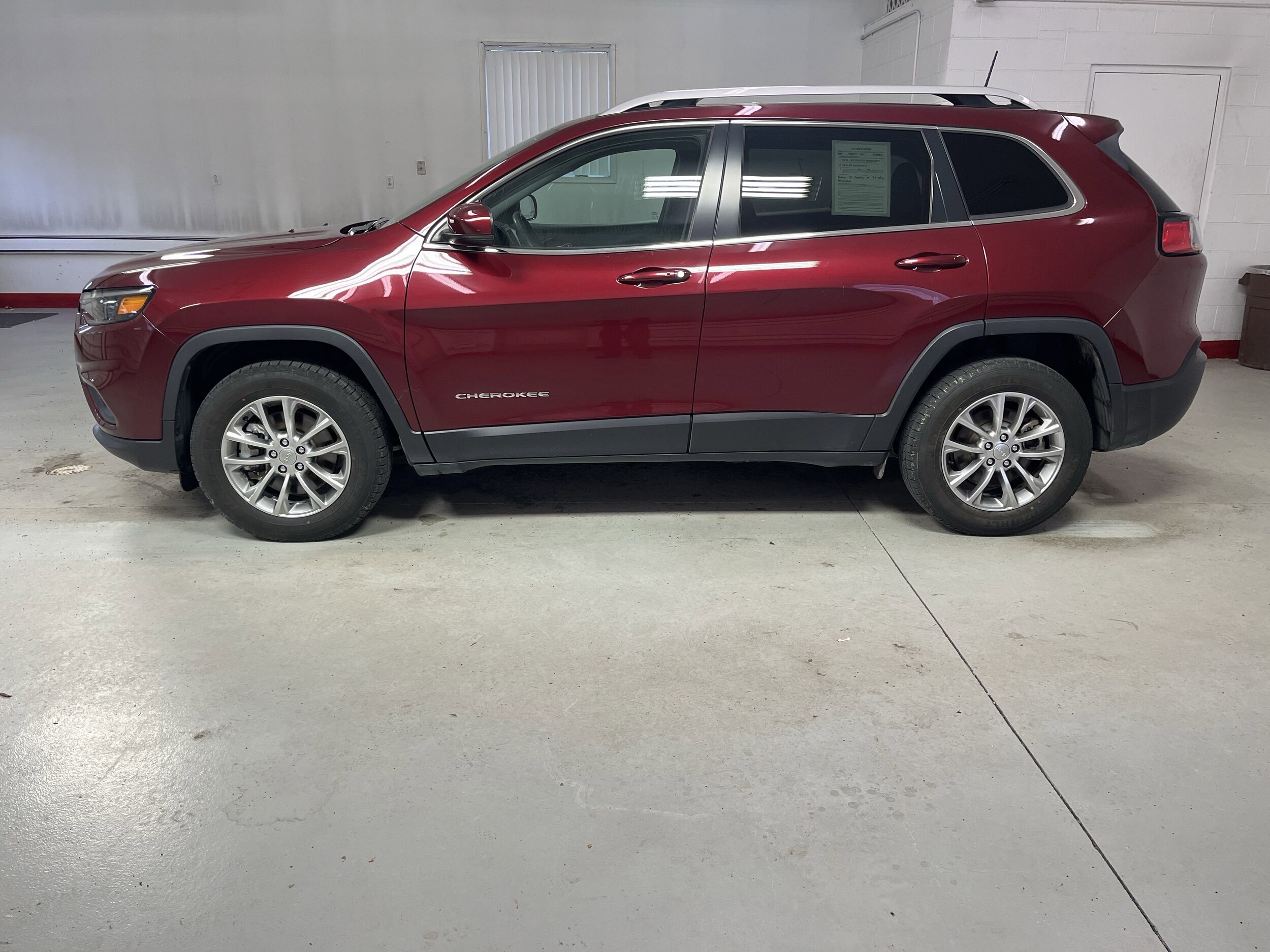 2021 Jeep Cherokee Latitude Lux photo 4