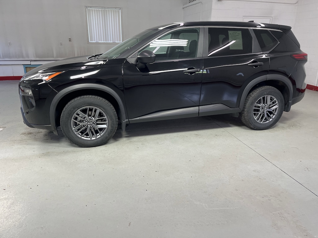 Used 2024 Nissan Rogue S SUV