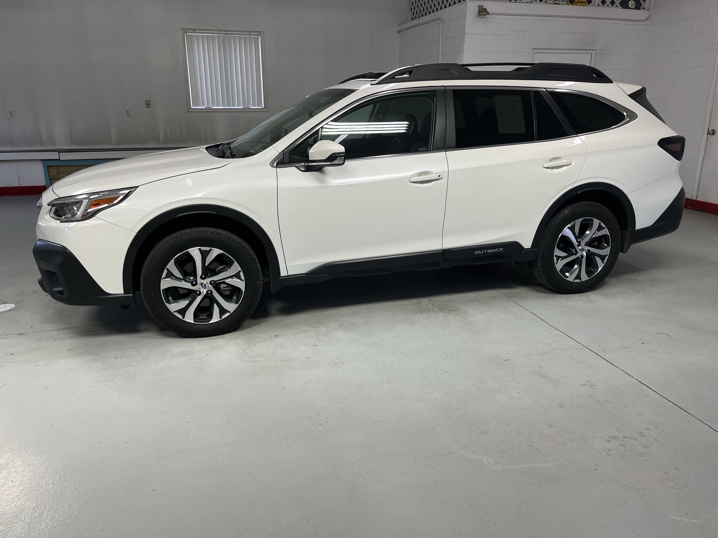 2021 Subaru Outback Limited photo 3
