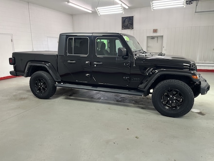 2023 Jeep Gladiator Willys Truck Crew Cab