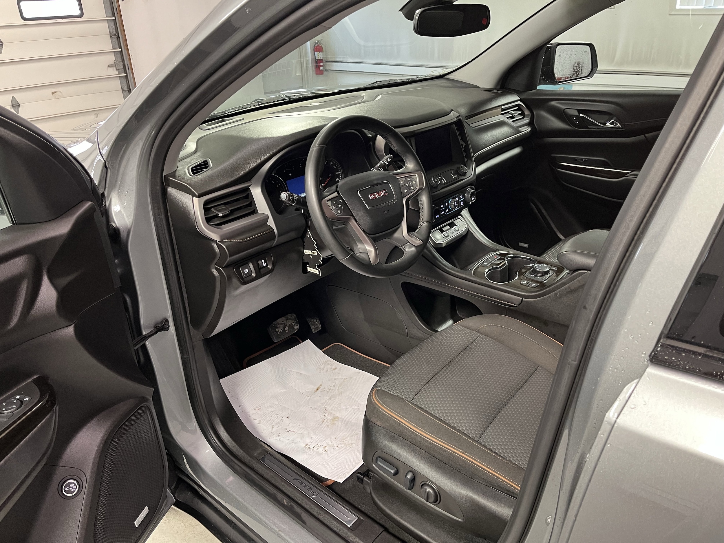 2023 GMC Acadia AT4 - Photo 11