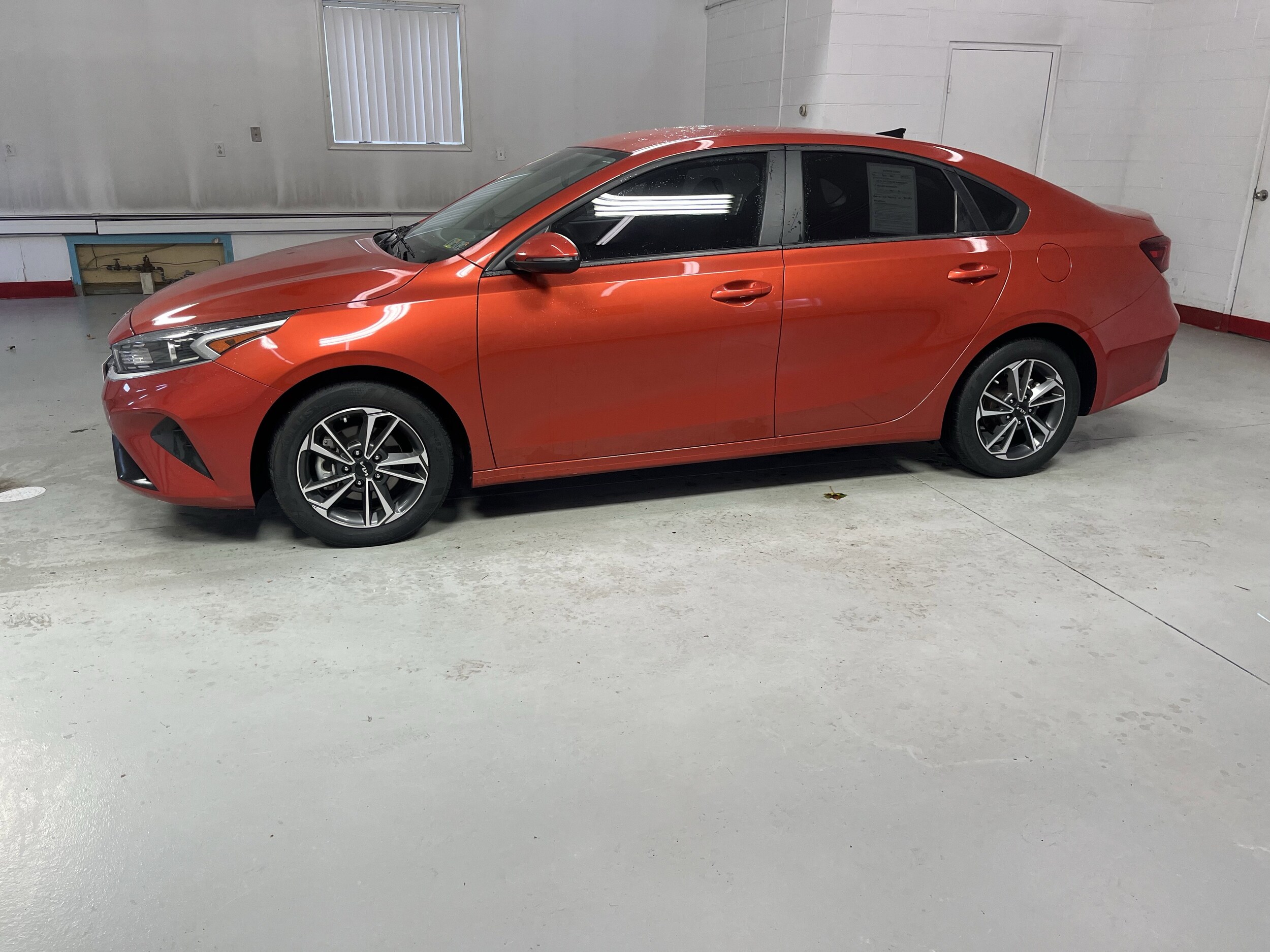 2024 Kia Forte LXS photo 2