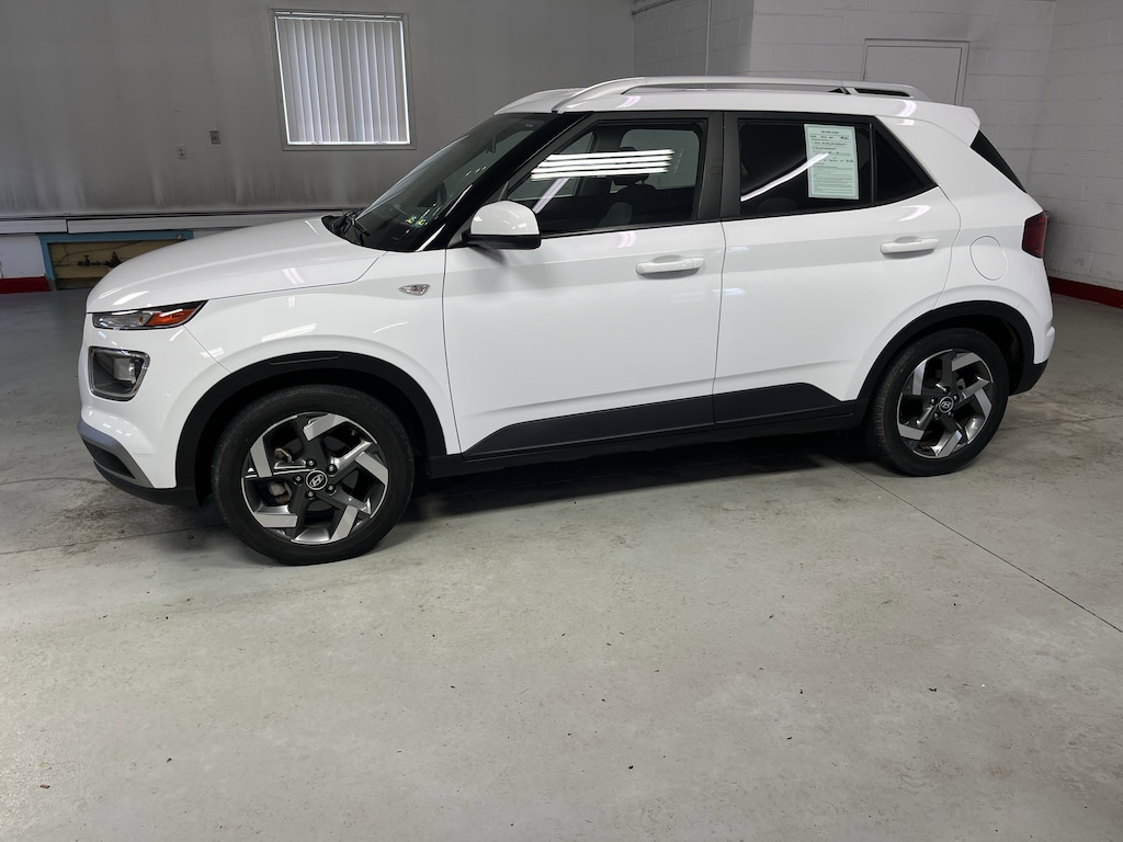Used 2022 Hyundai Venue SEL SUV