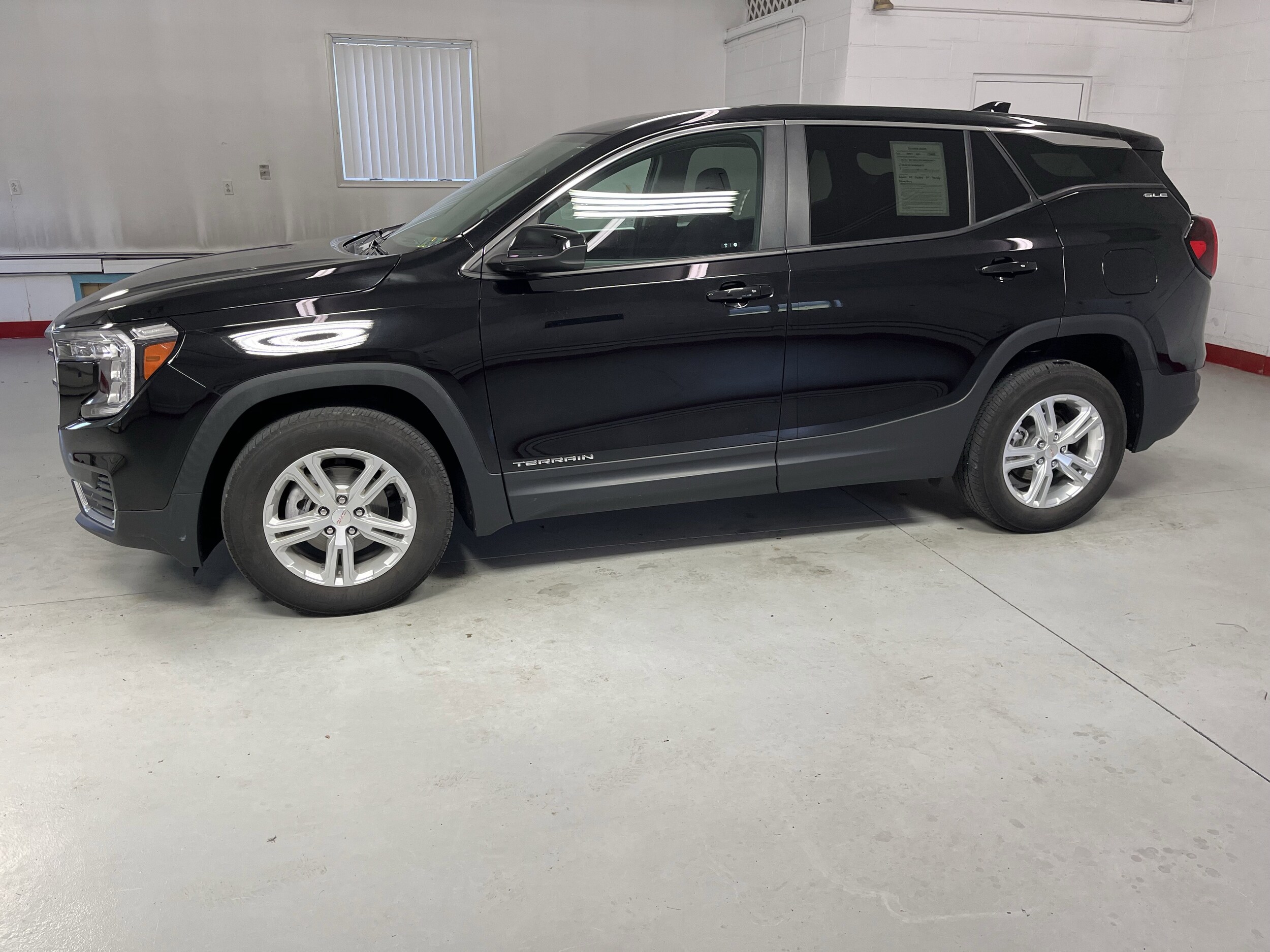 2022 Gmc Terrain SLE photo 3