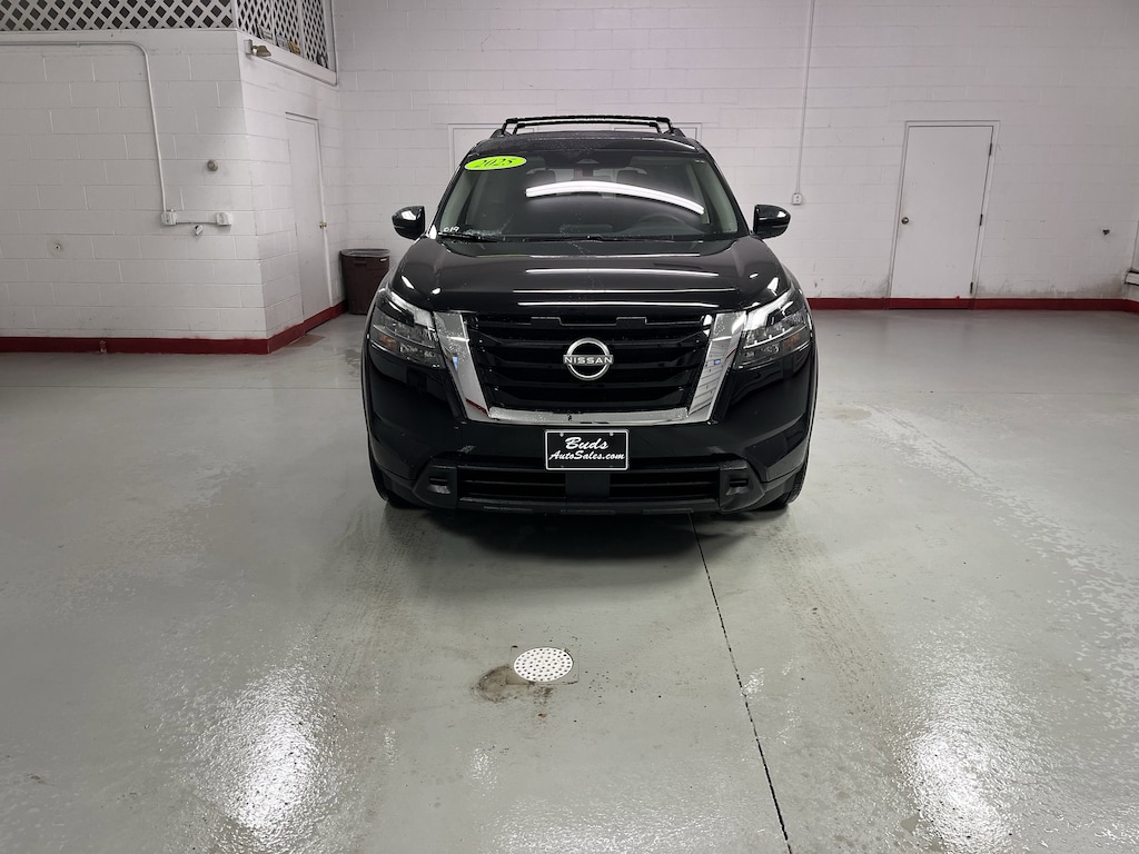 Used 2025 Nissan Pathfinder SV SUV