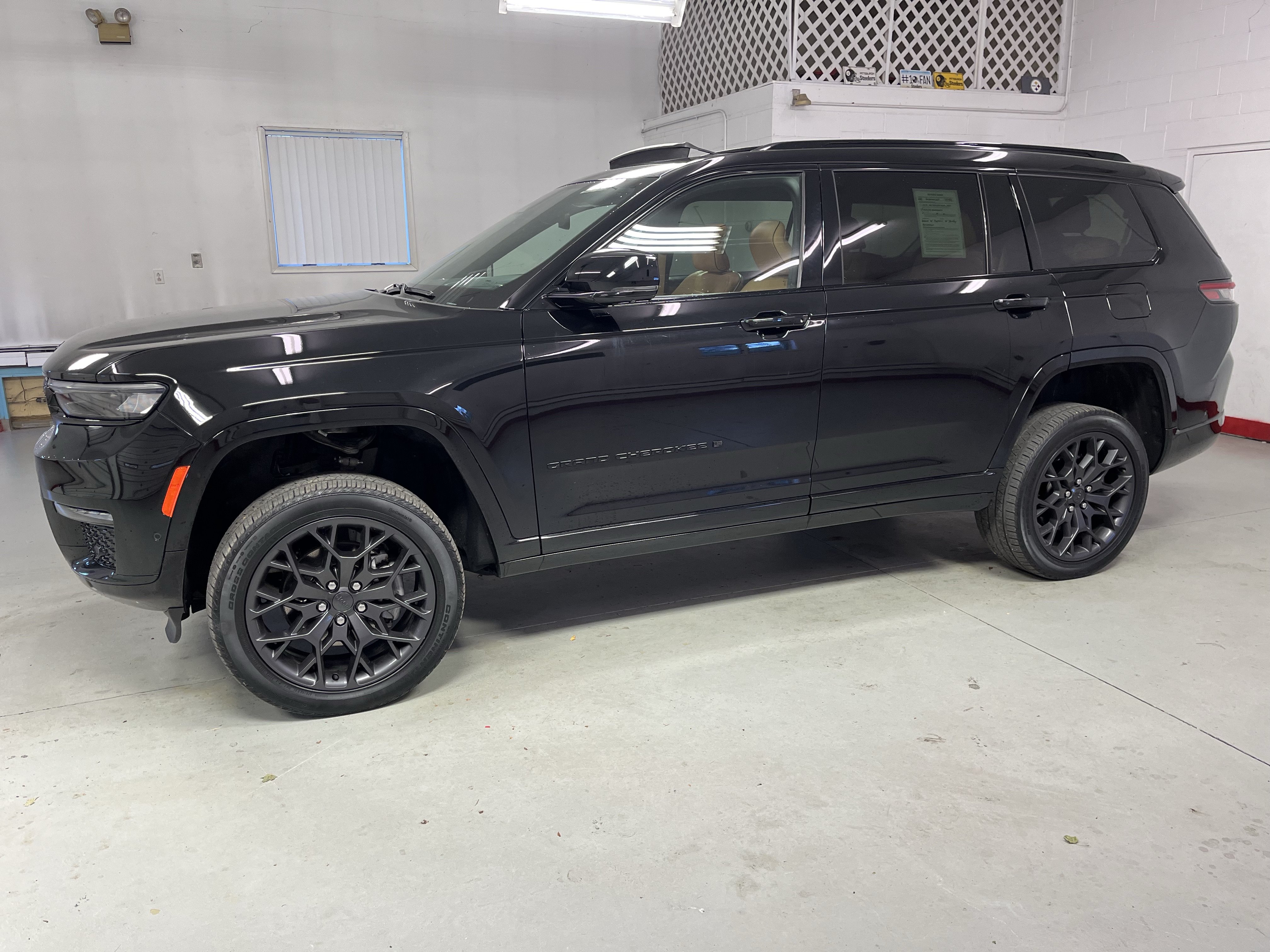 Used 2023 Jeep Grand Cherokee Summit Reserve SUV