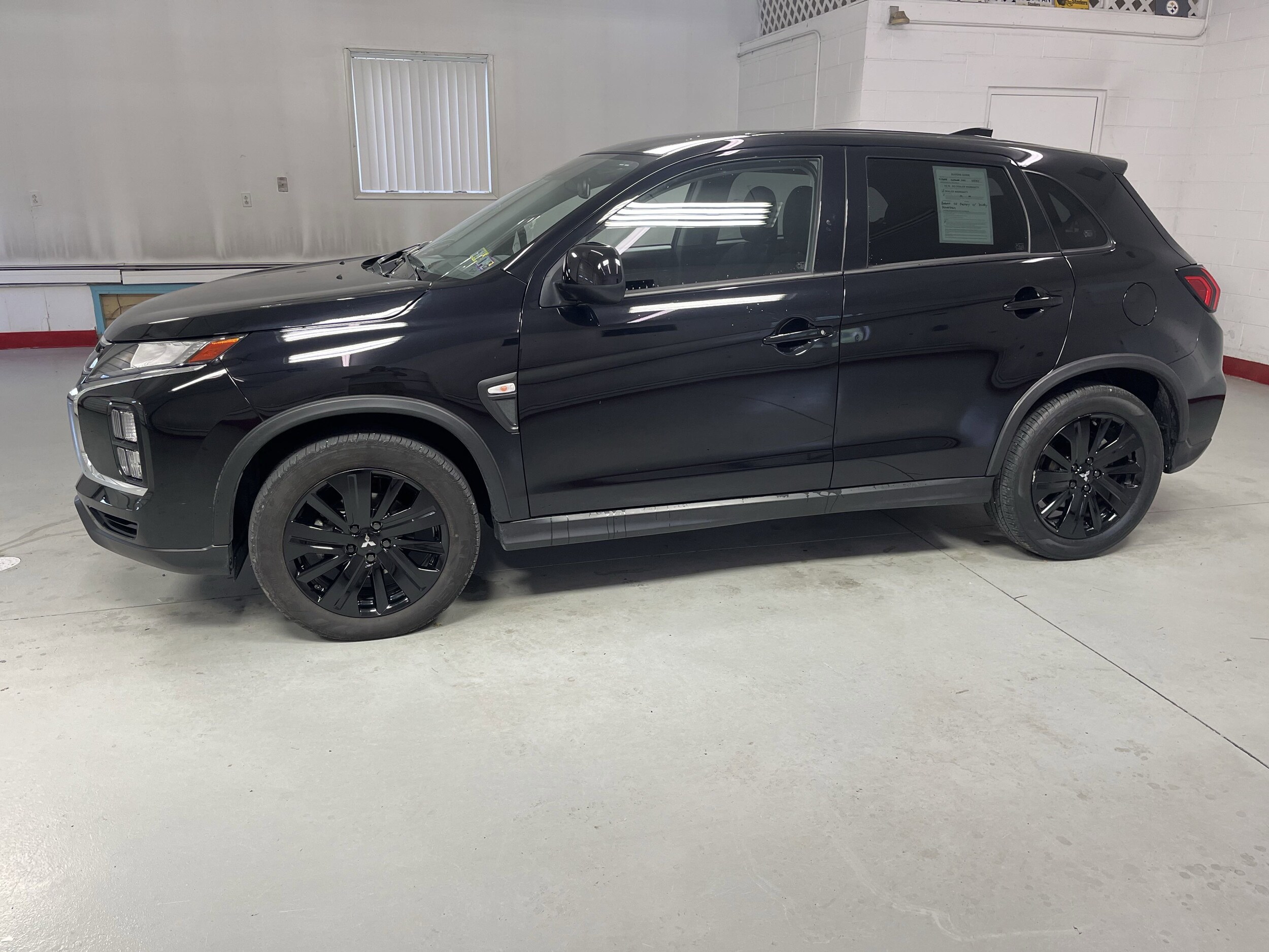 2024 Mitsubishi Outlander Sport ES LE SE photo 2