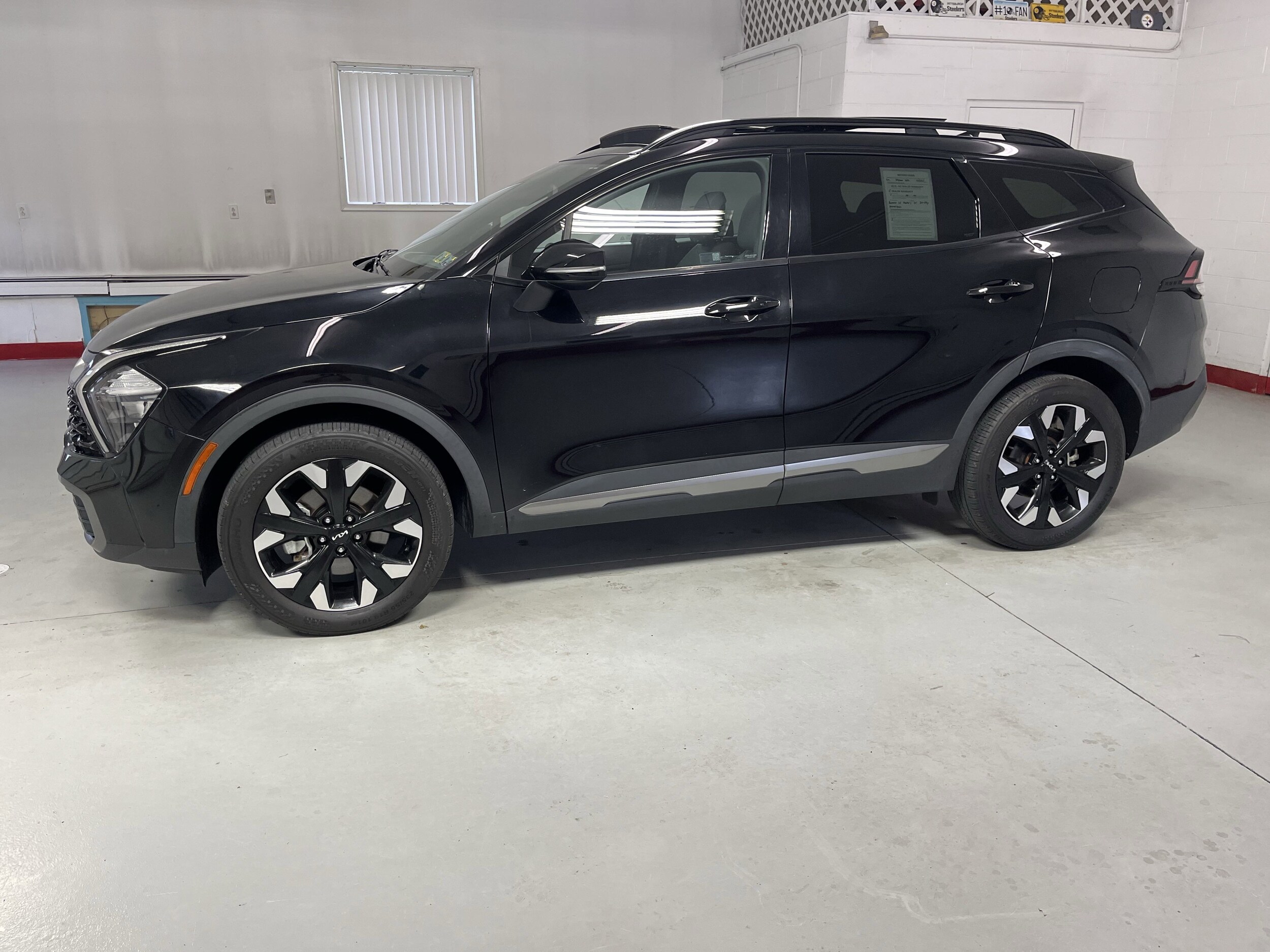 2023 Kia Sportage X-Line photo 3
