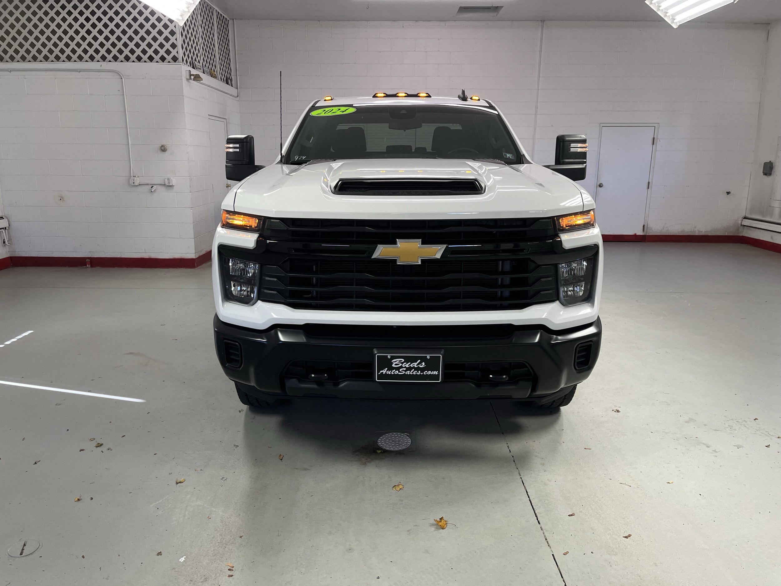 2024 Chevrolet Silverado 2500HD photo 2