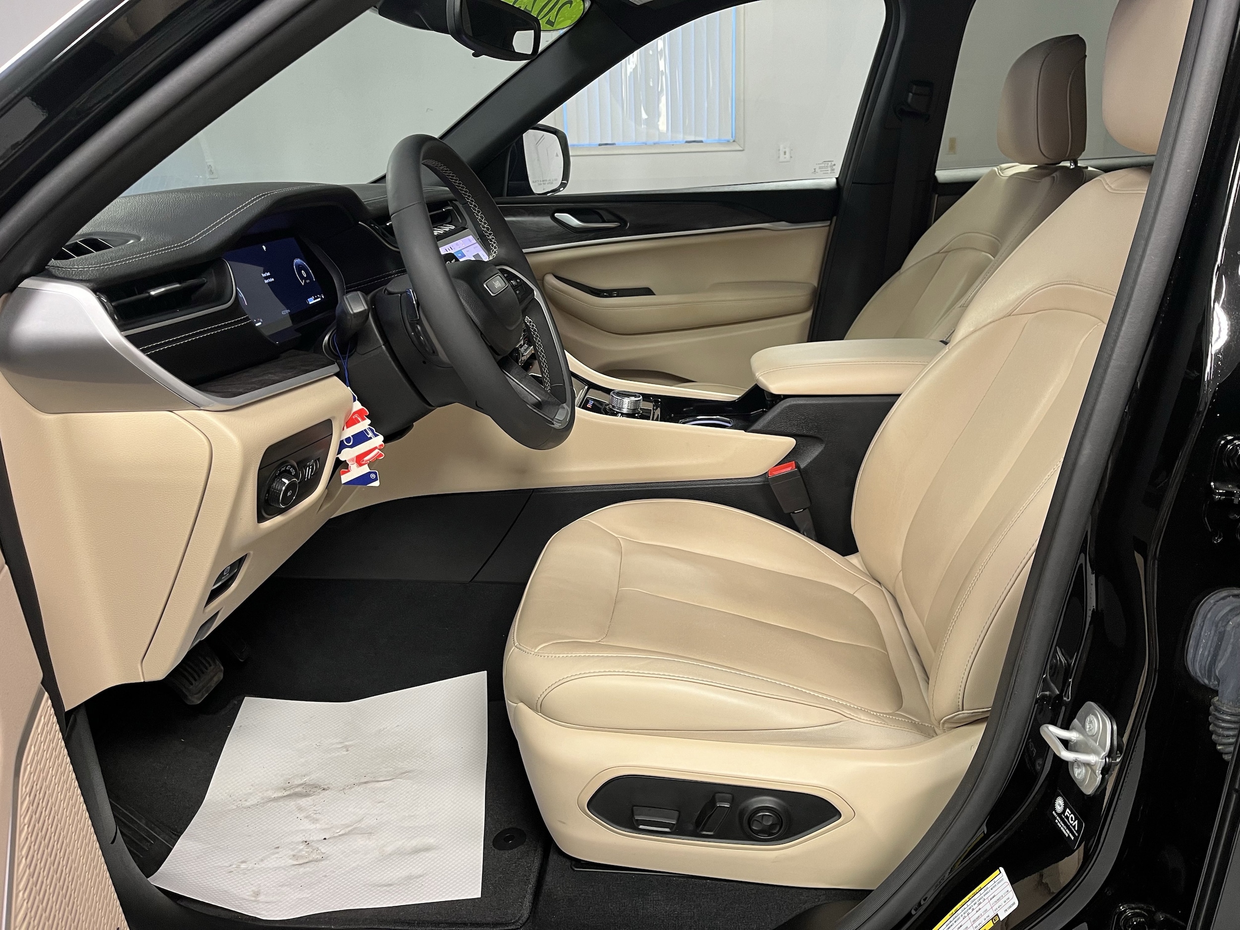 2023 Jeep Grand Cherokee Limited - Photo 13