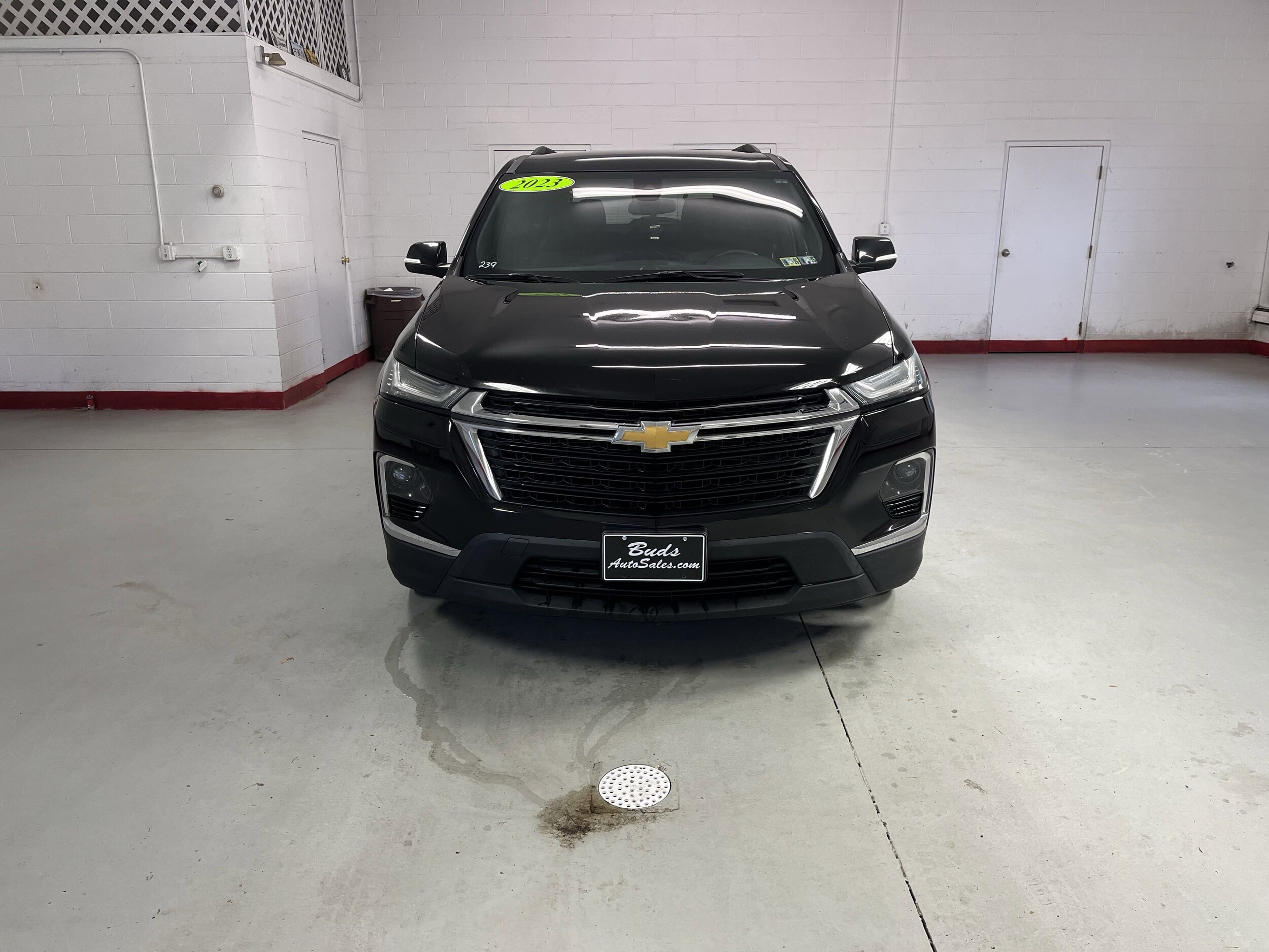 2023 Chevrolet Traverse Cloth photo 2
