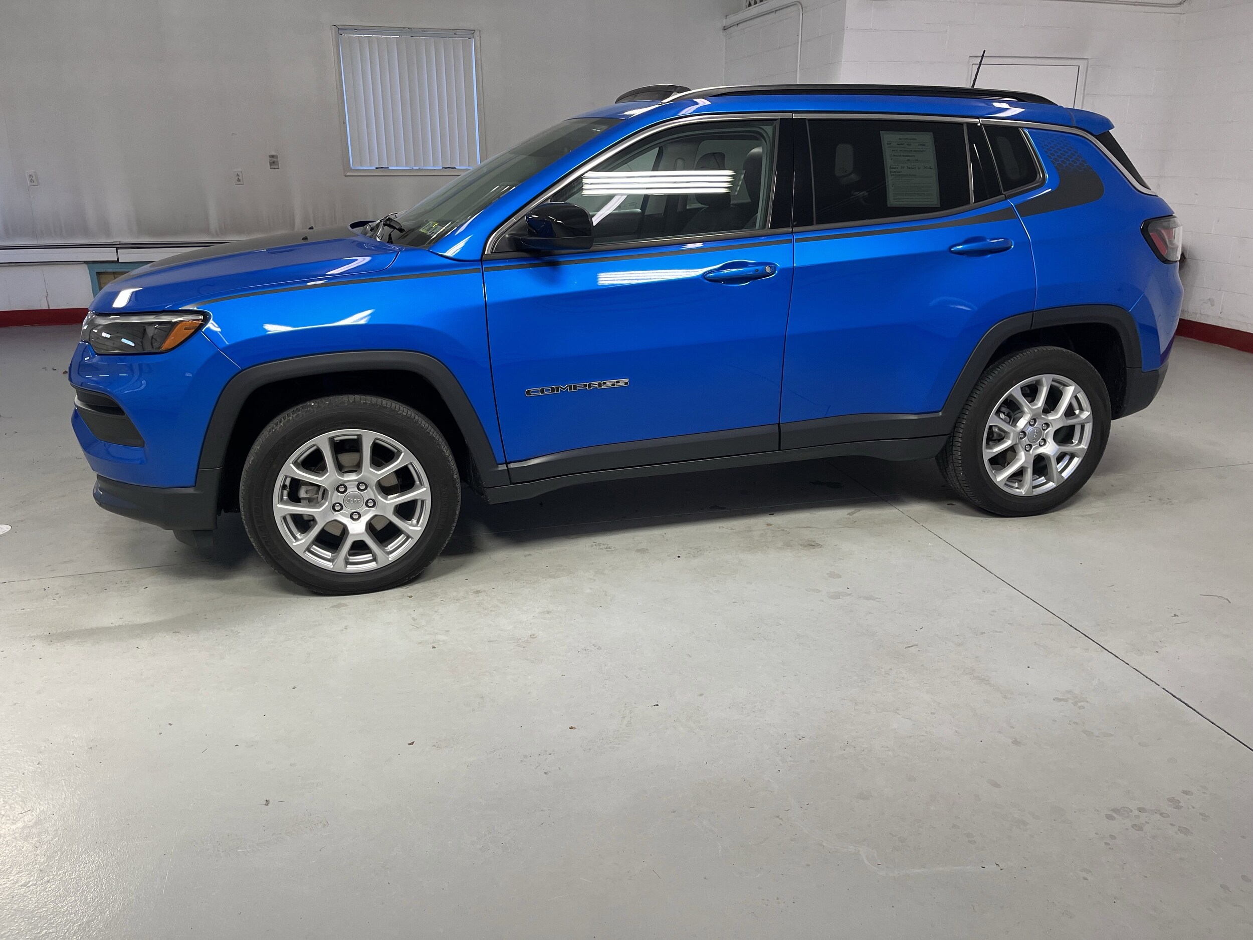 2022 Jeep Compass Latitude Lux Altitude photo 3