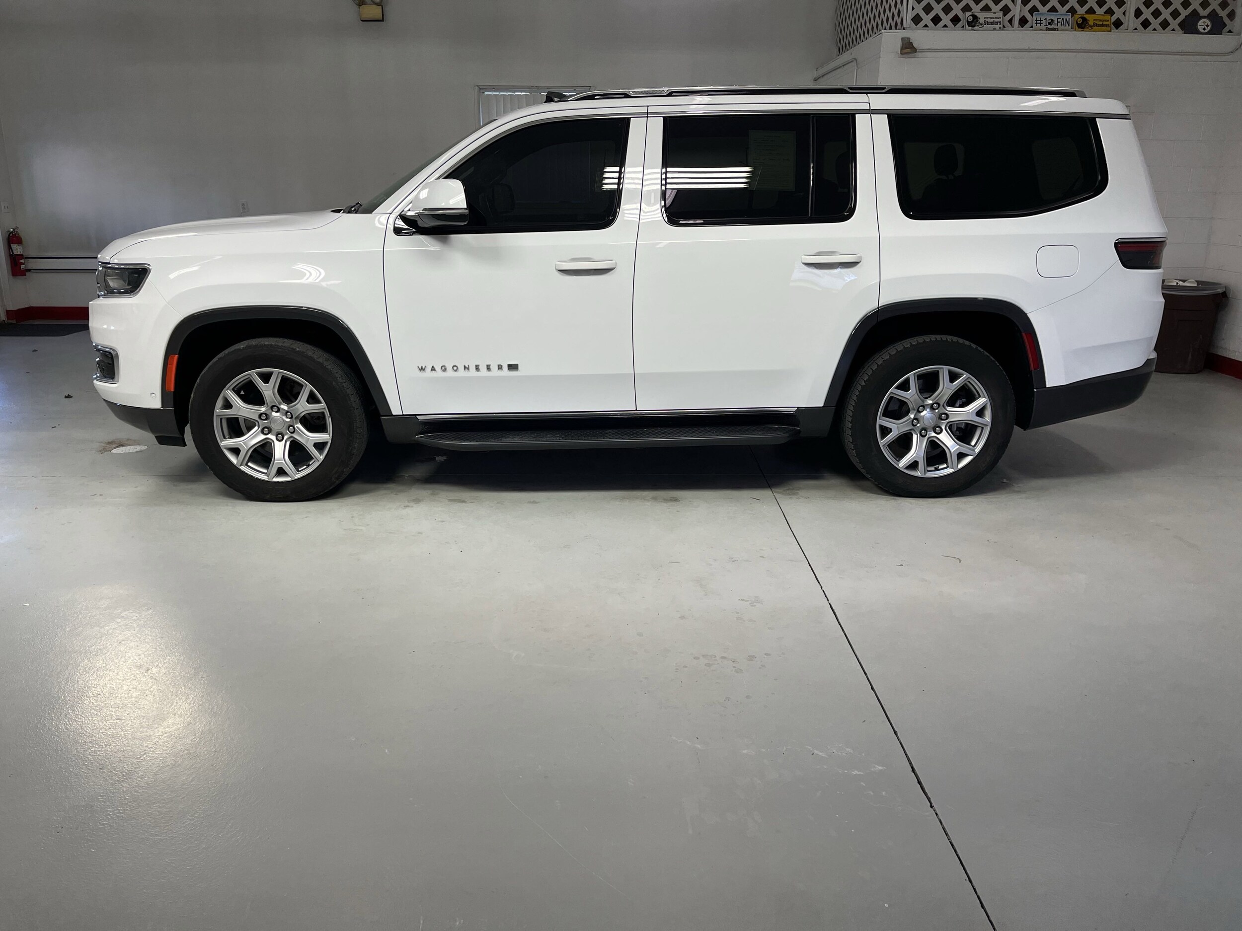 2022 Jeep Wagoneer Series I photo 4