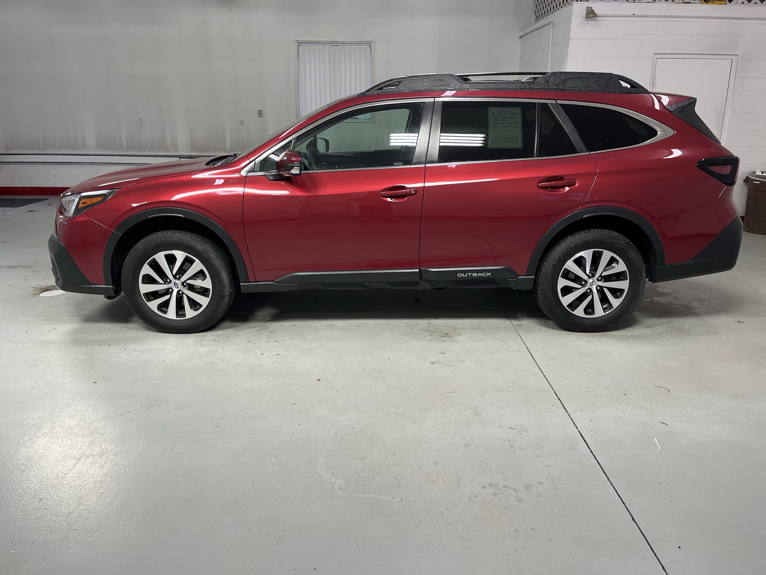 2022 Subaru Outback Premium photo 2