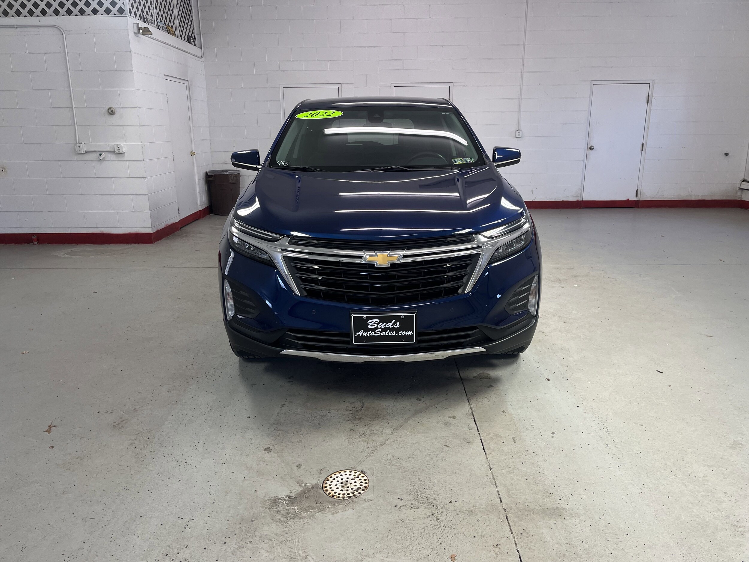 2022 Chevrolet Equinox LT photo 2