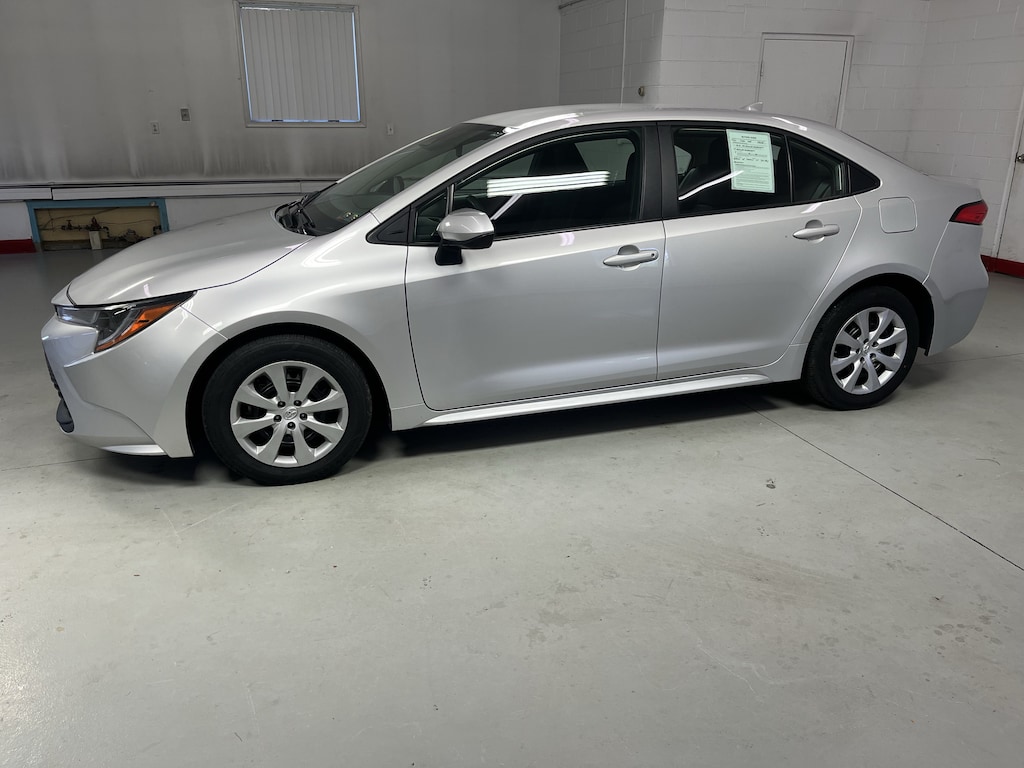 Used 2025 Toyota Corolla LE Sedan