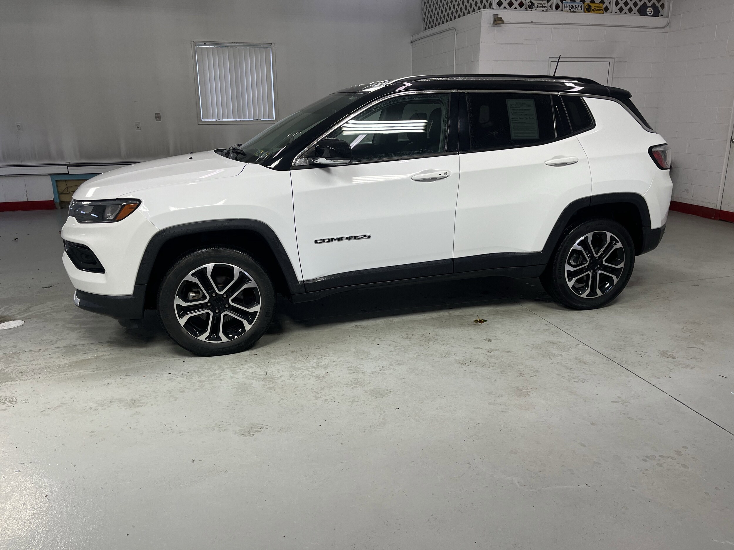 2022 Jeep Compass Limited photo 3