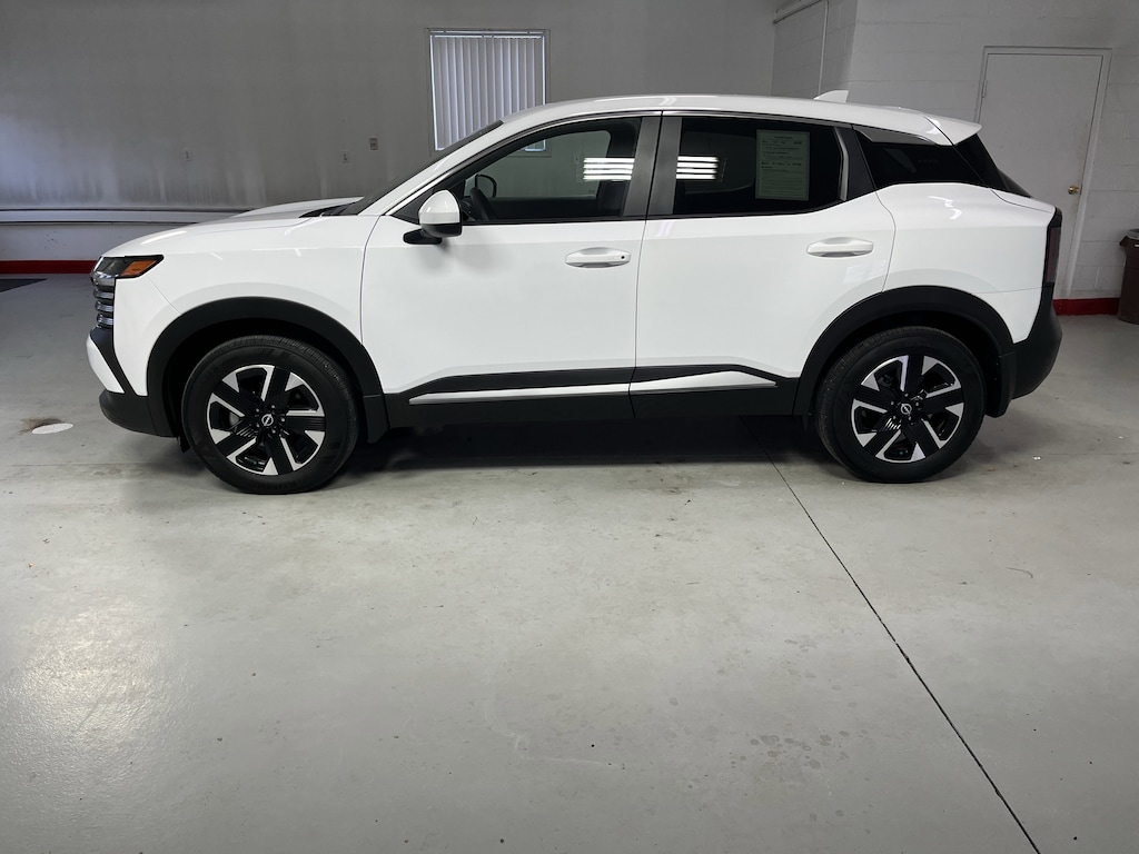 Used 2025 Nissan Kicks SV SUV