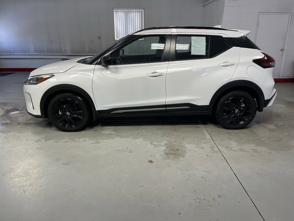 Used 2024 Nissan Kicks SR SUV