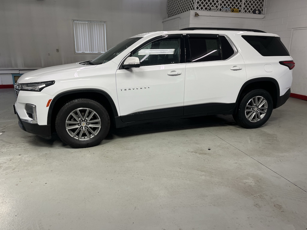 Used 2023 Chevrolet Traverse LT Cloth SUV