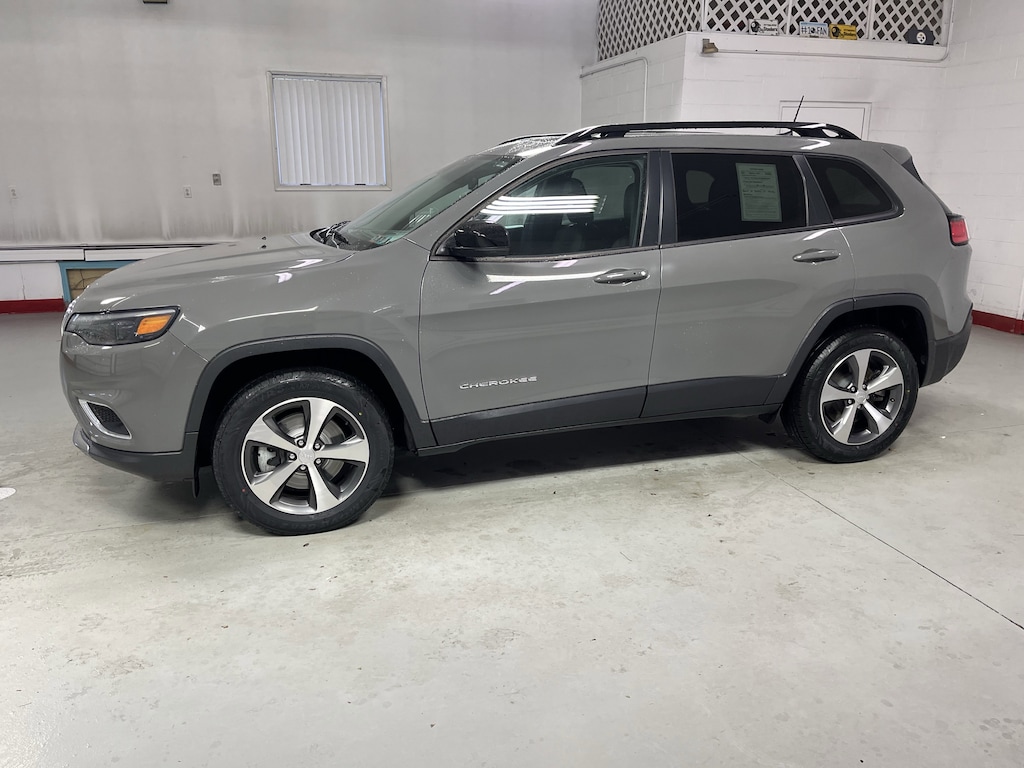 Used 2022 Jeep Cherokee Limited SUV