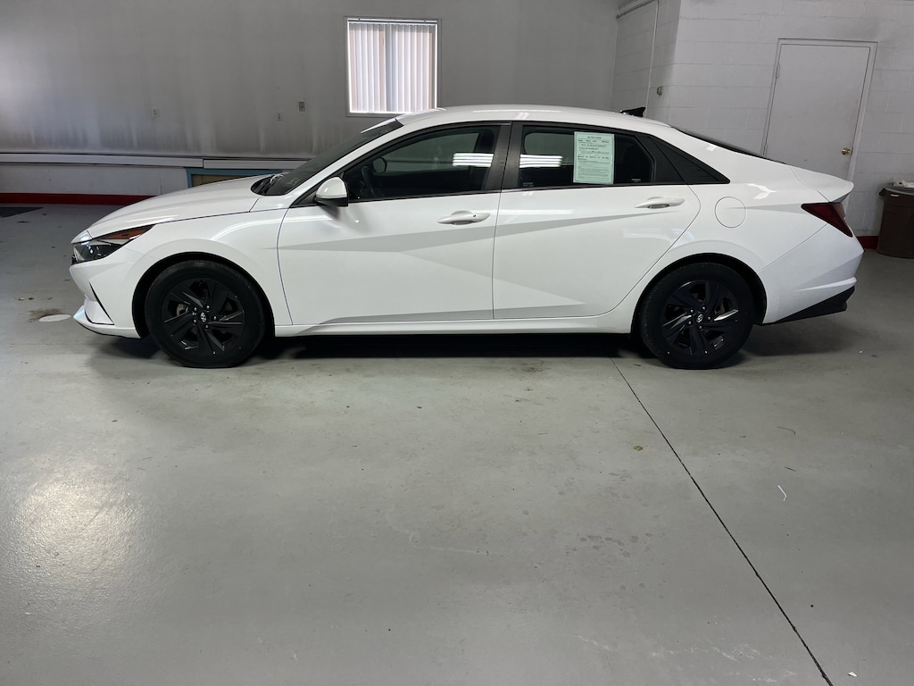Used 2023 Hyundai Elantra SEL Sedan