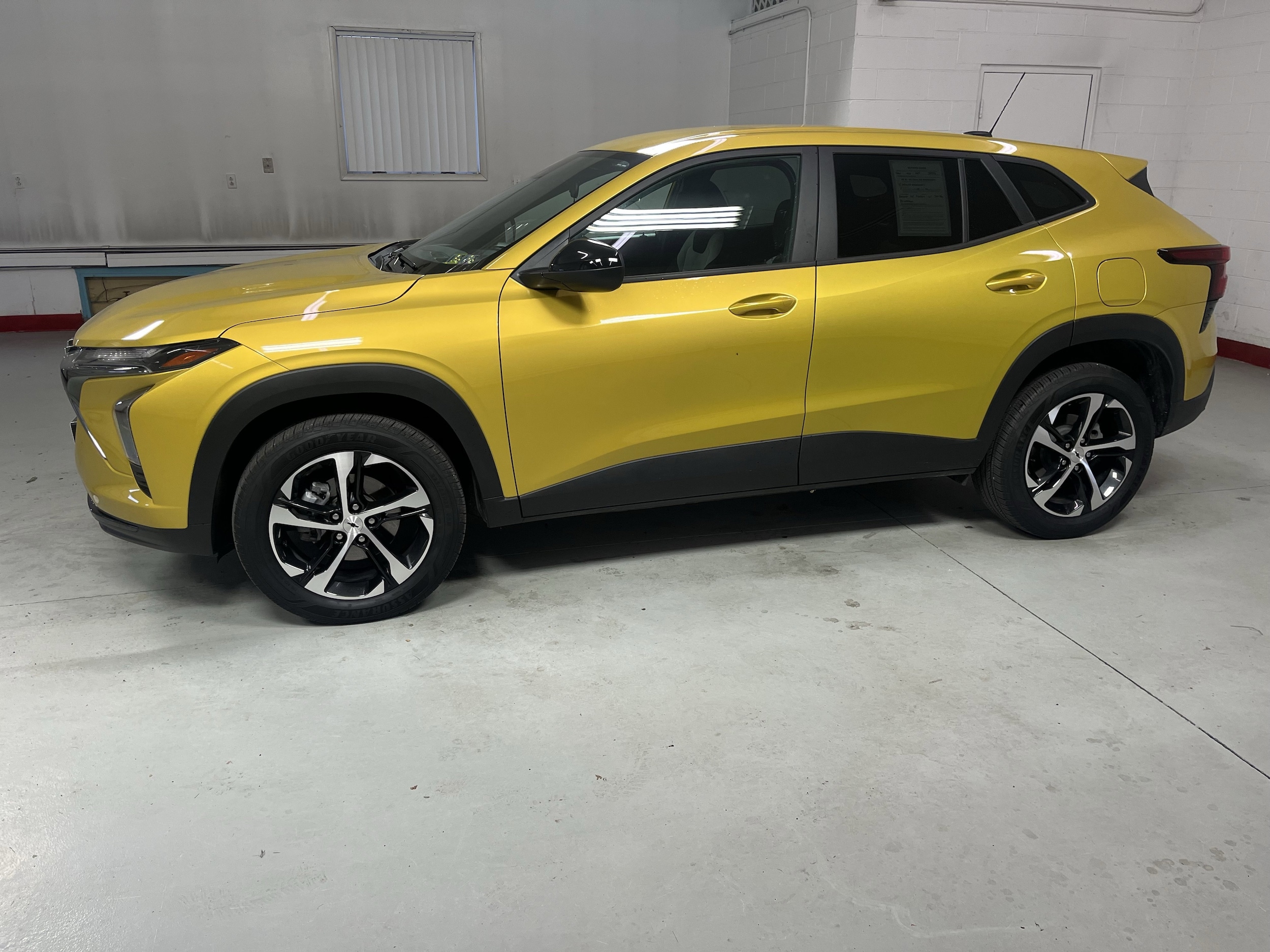 2025 Chevrolet Trax photo 3