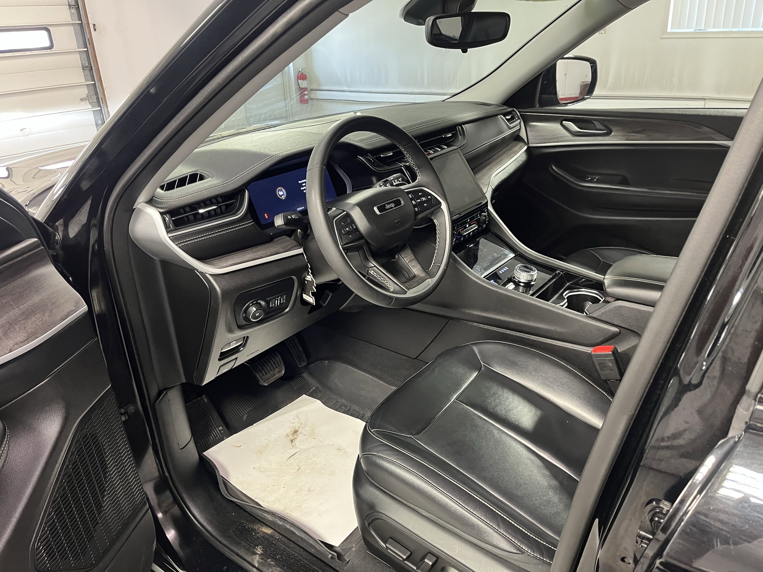 2023 Jeep Grand Cherokee Limited - Photo 10