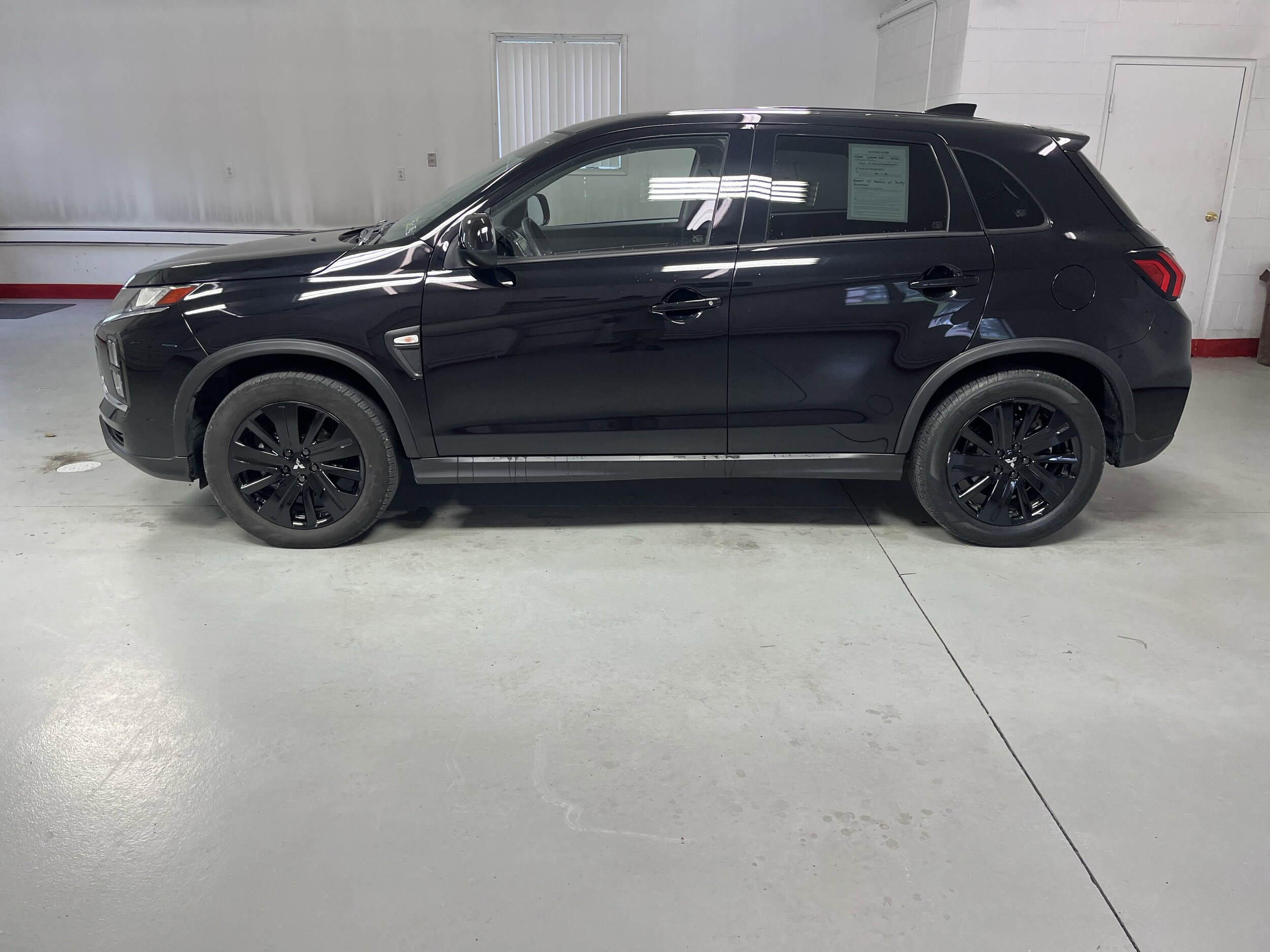 2024 Mitsubishi Outlander Sport ES LE SE photo 3