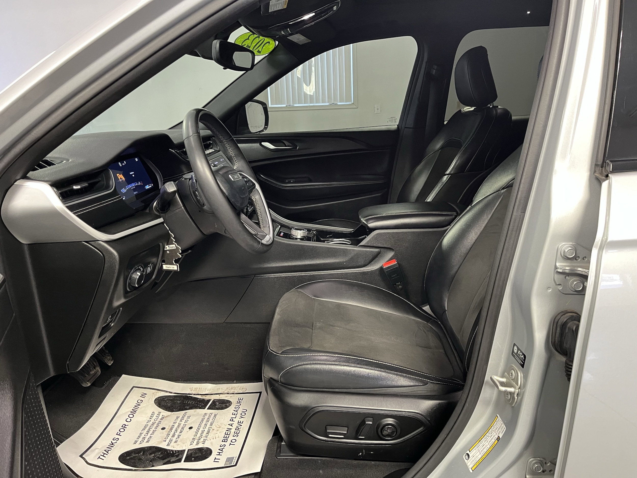 2023 Jeep Grand Cherokee Altitude - Photo 13
