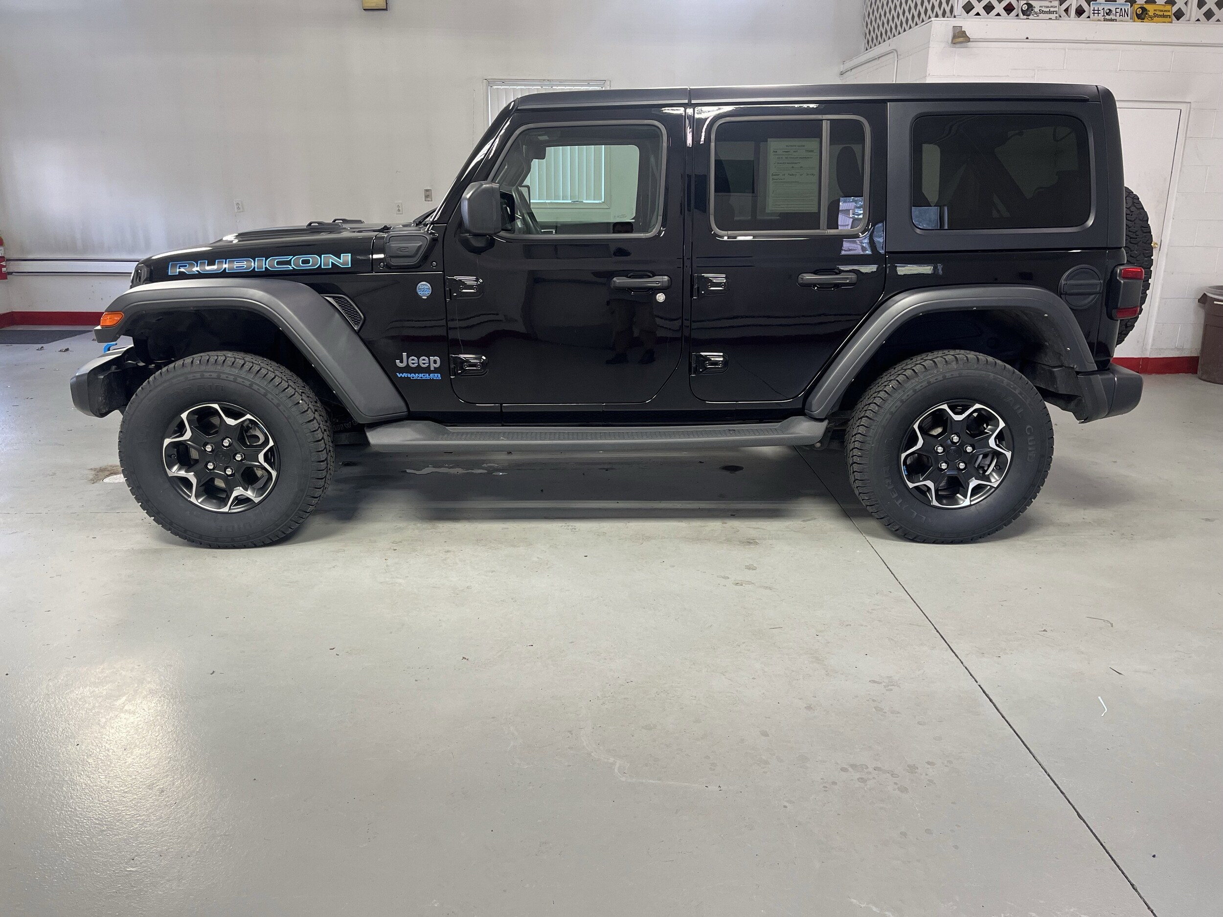 2021 Jeep Wrangler 4xe Unlimited Rubicon photo 2