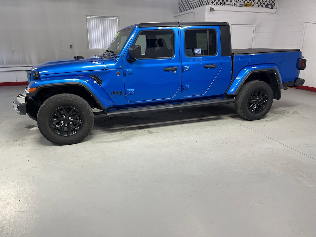 Used 2022 Jeep Gladiator Sport S Truck Crew Cab