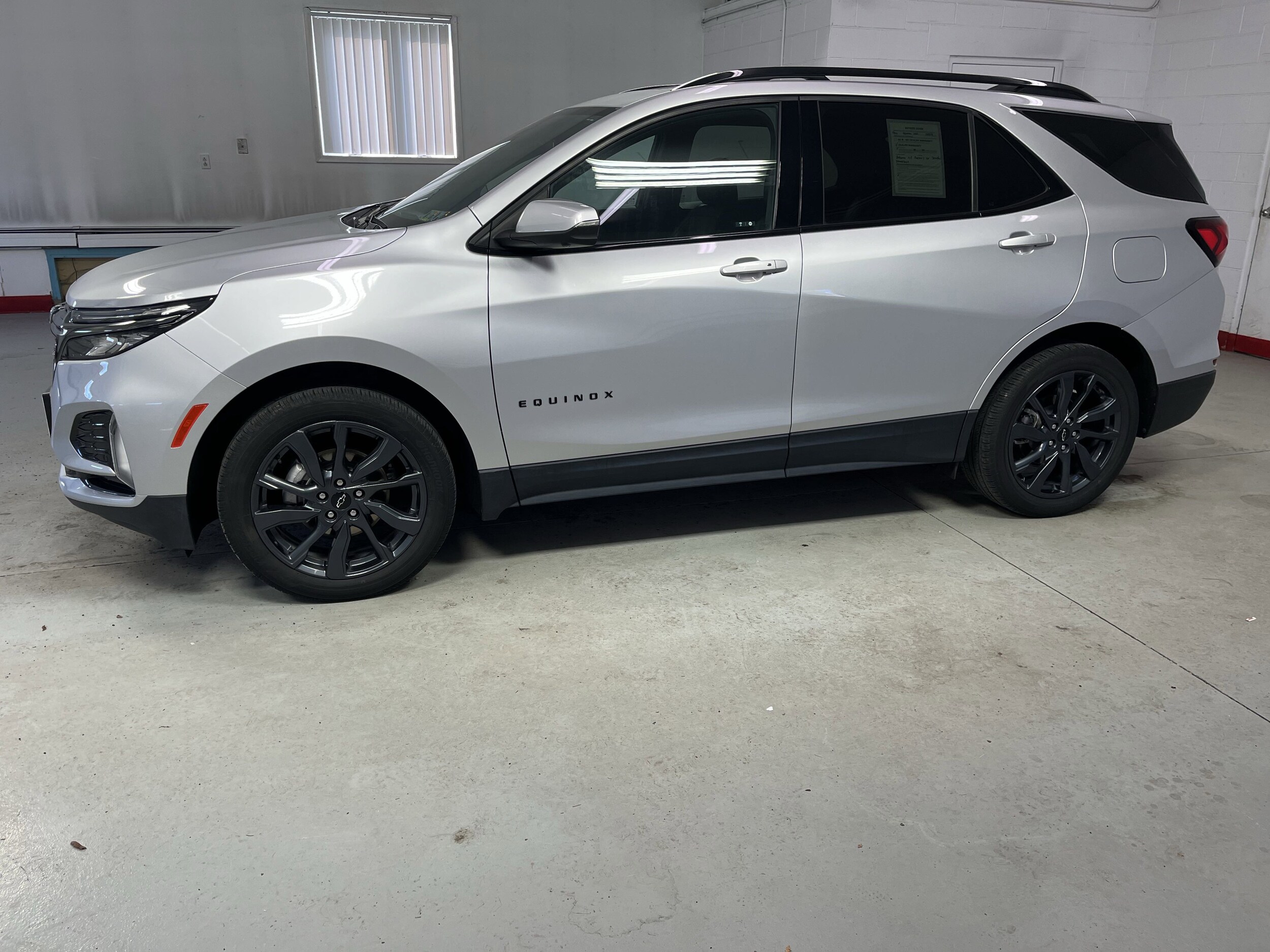 2022 Chevrolet Equinox RS photo 3