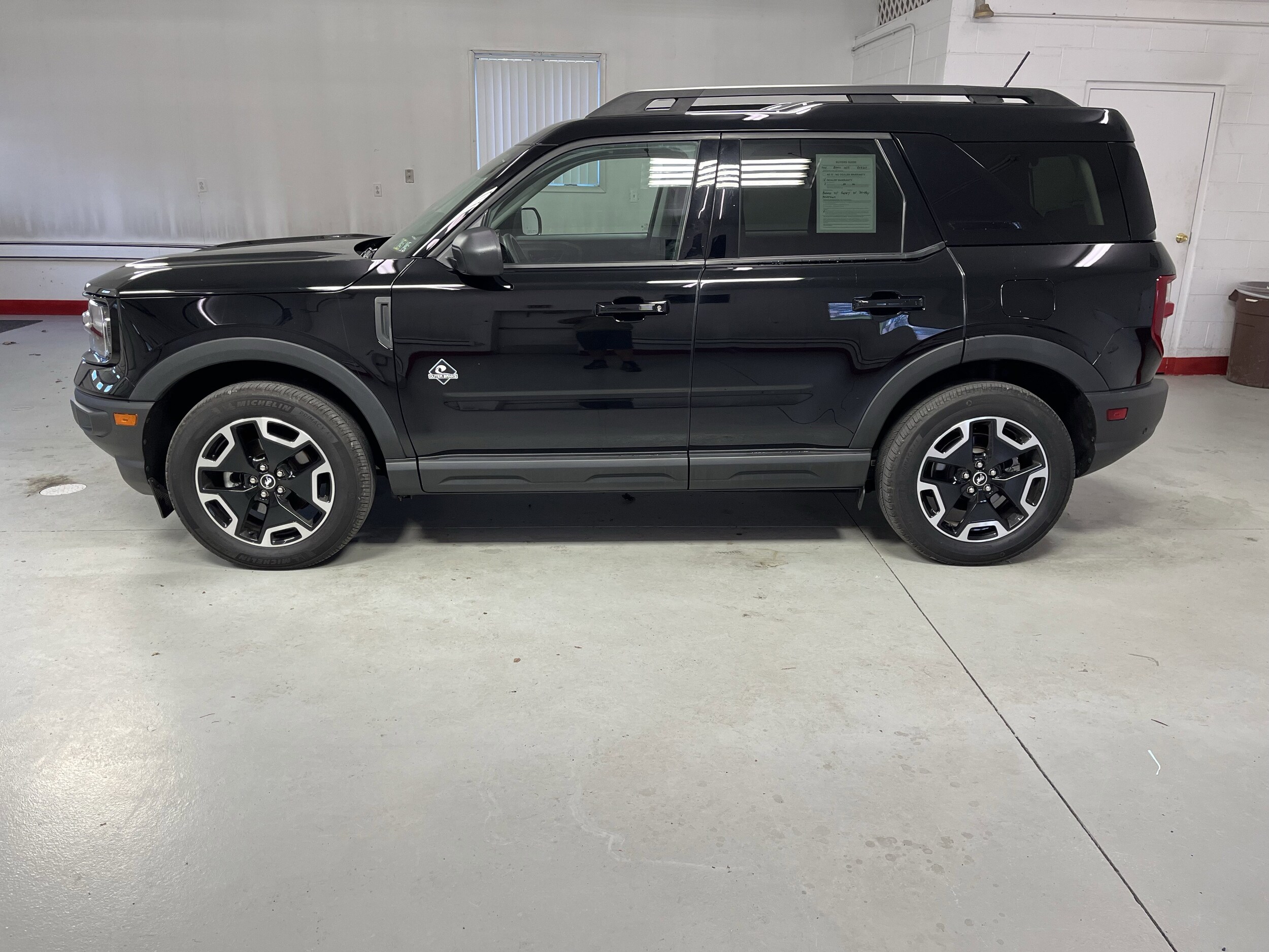 2023 Ford Bronco Sport Outer Banks photo 2
