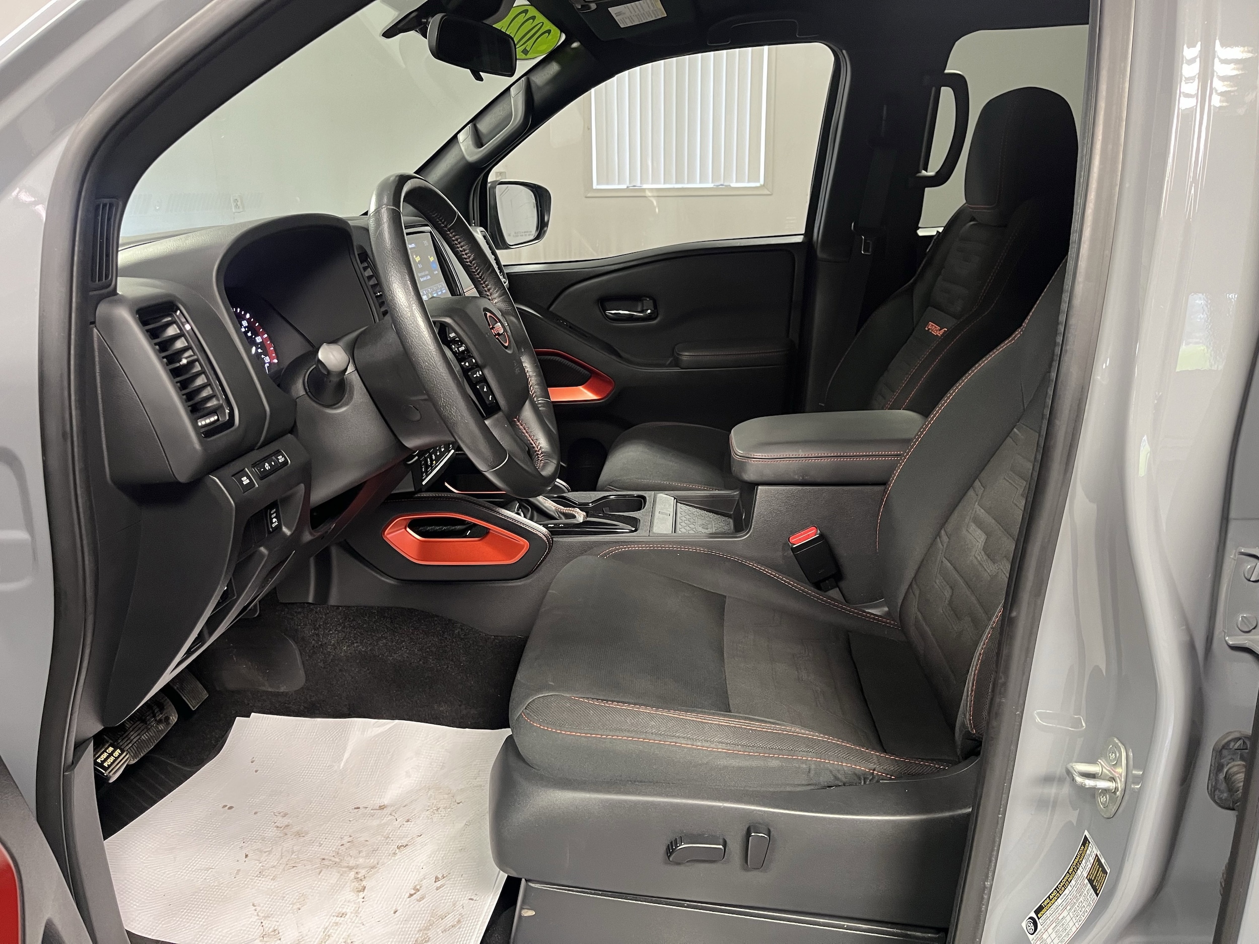 2022 Nissan Frontier PRO-4X - Photo 11