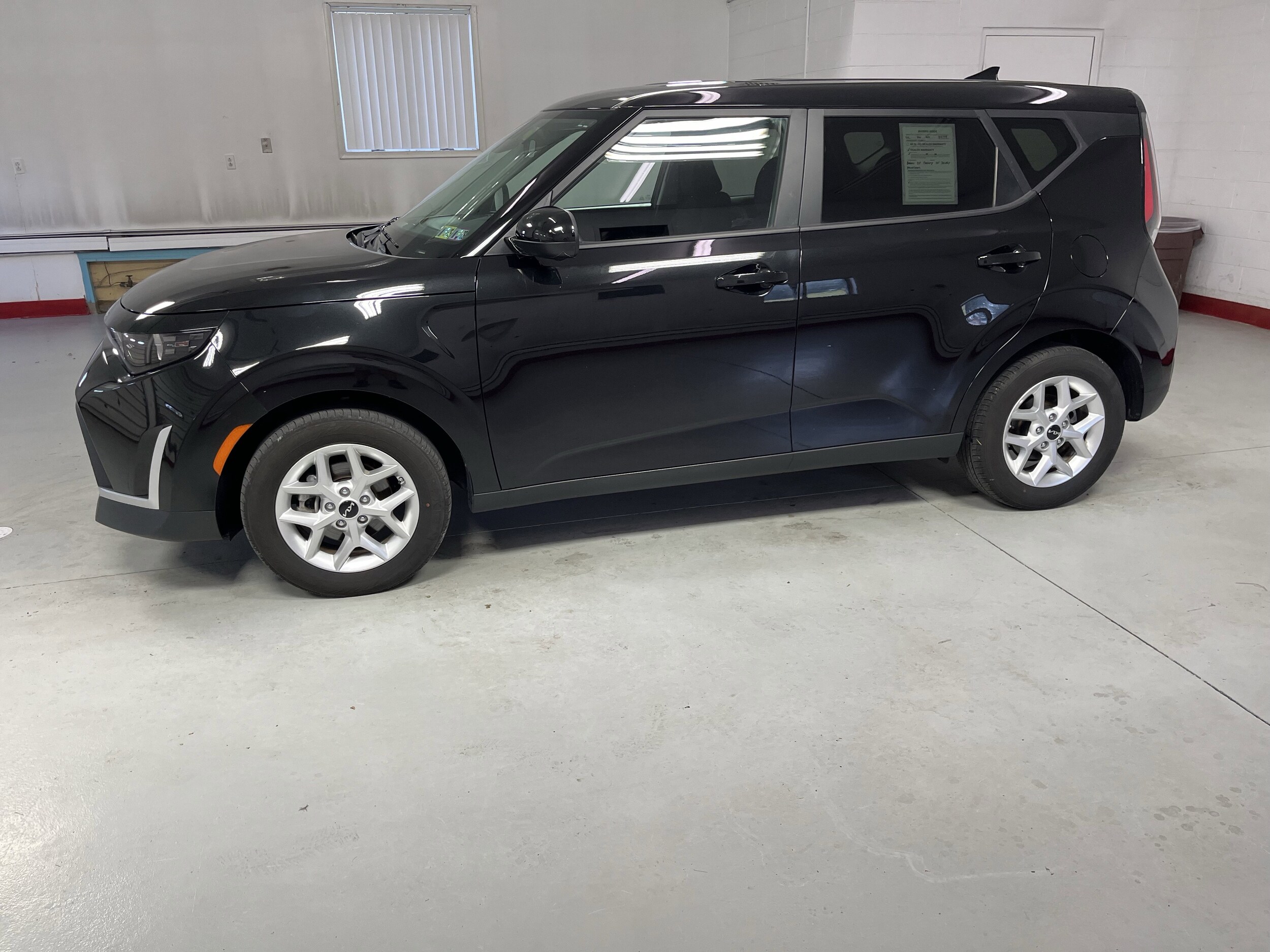2024 Kia Soul LX S photo 3