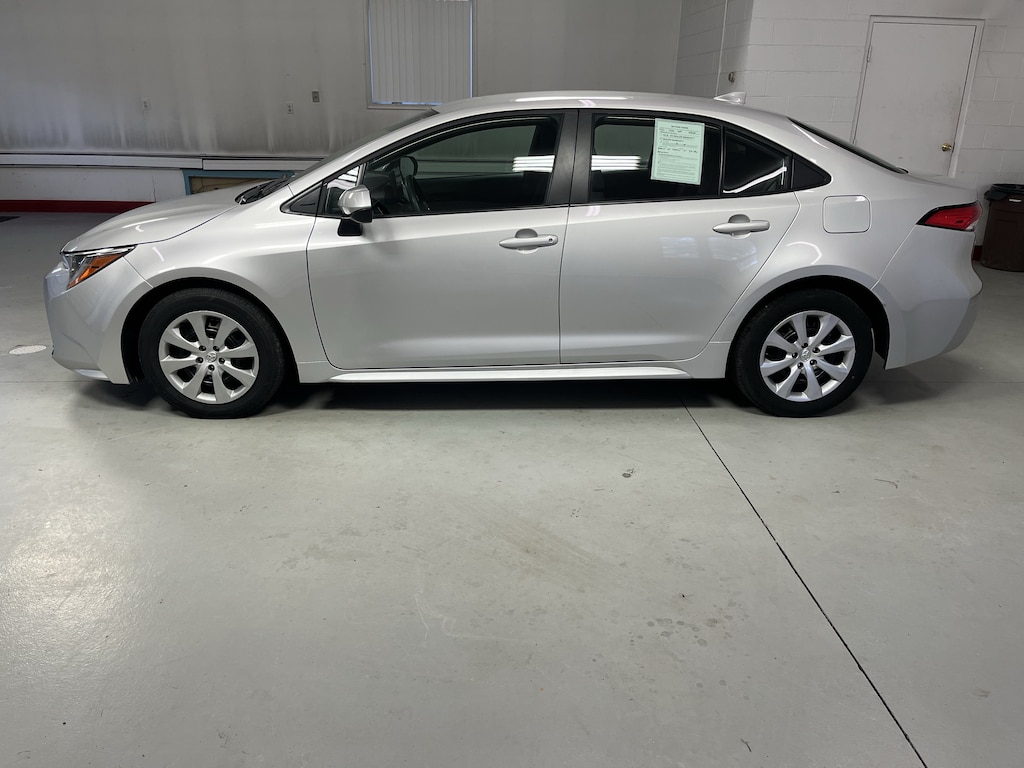 Used 2025 Toyota Corolla LE Sedan