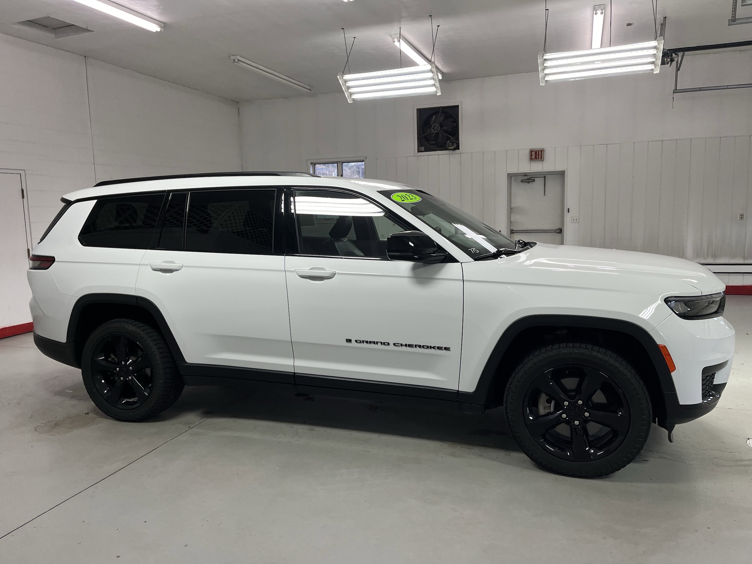 2023 Jeep Grand Cherokee L Altitude's photo