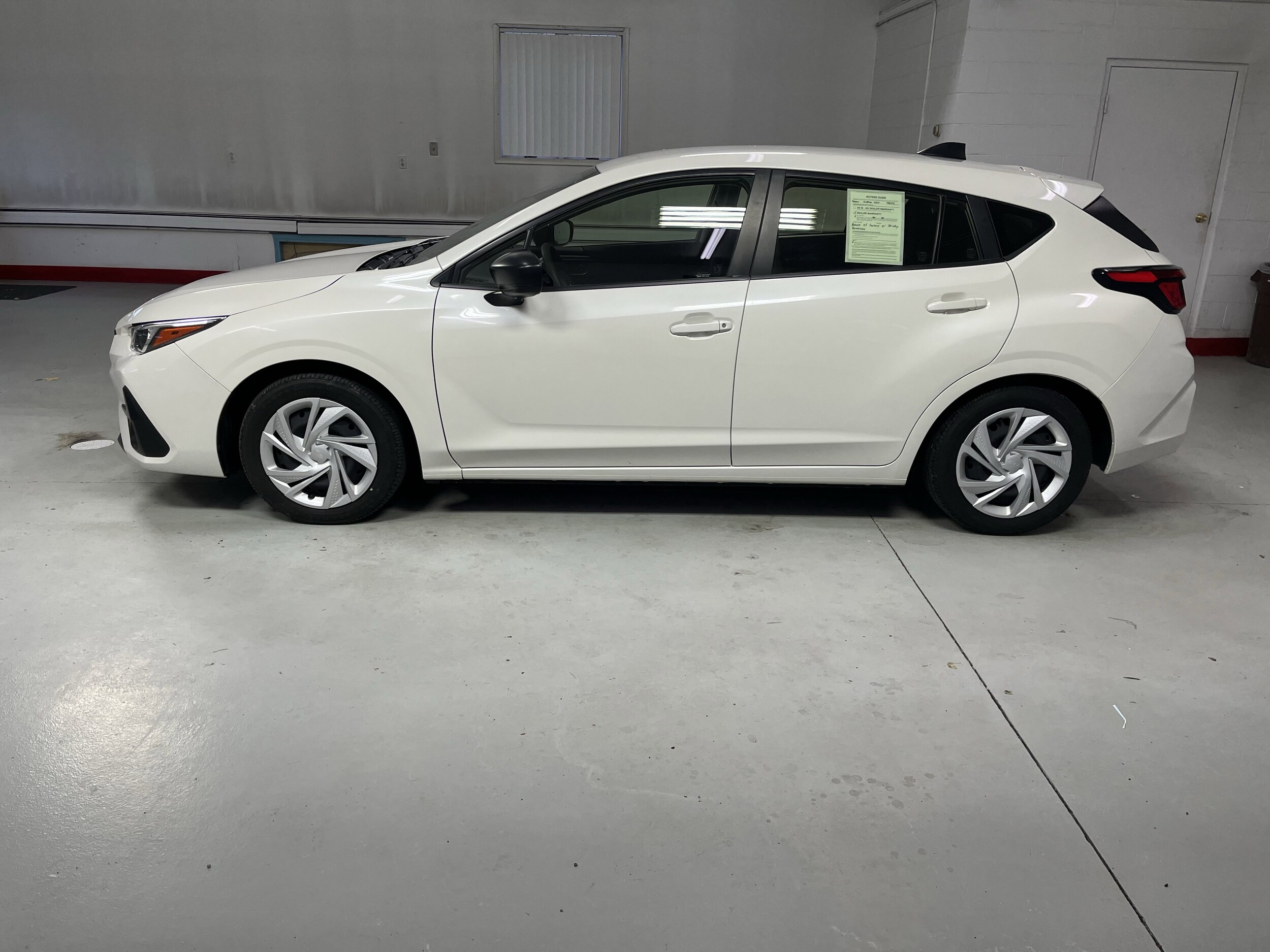 2024 Subaru Impreza Base photo 4