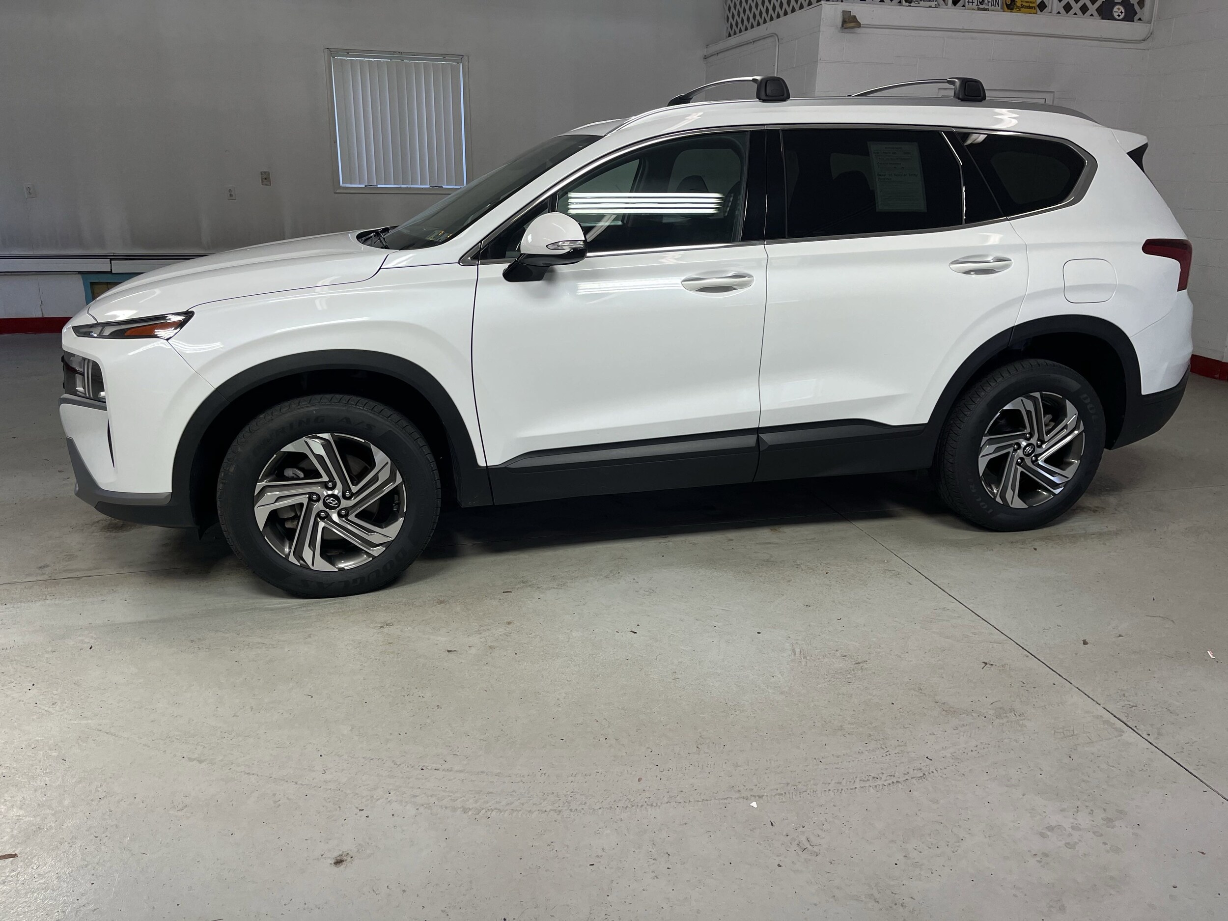 2023 Hyundai Santa Fe SEL photo 3