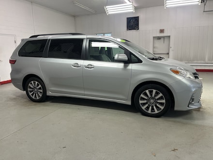 2020 Toyota Sienna XLE Van